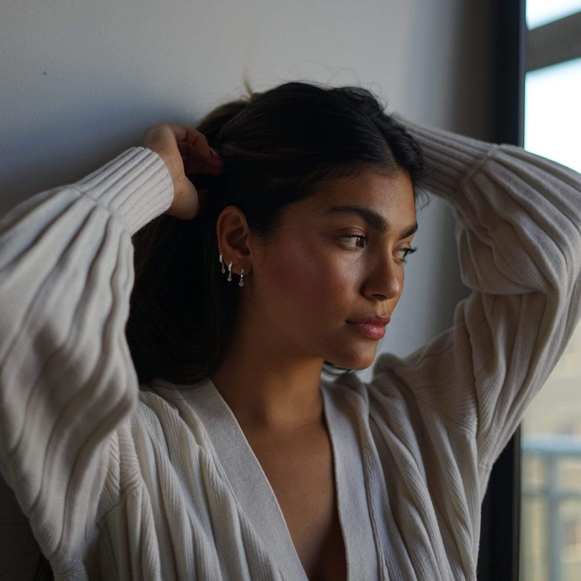 rose-quartz-healing-huggie-hoop-earrings-925-sterling-silver-daisy-london