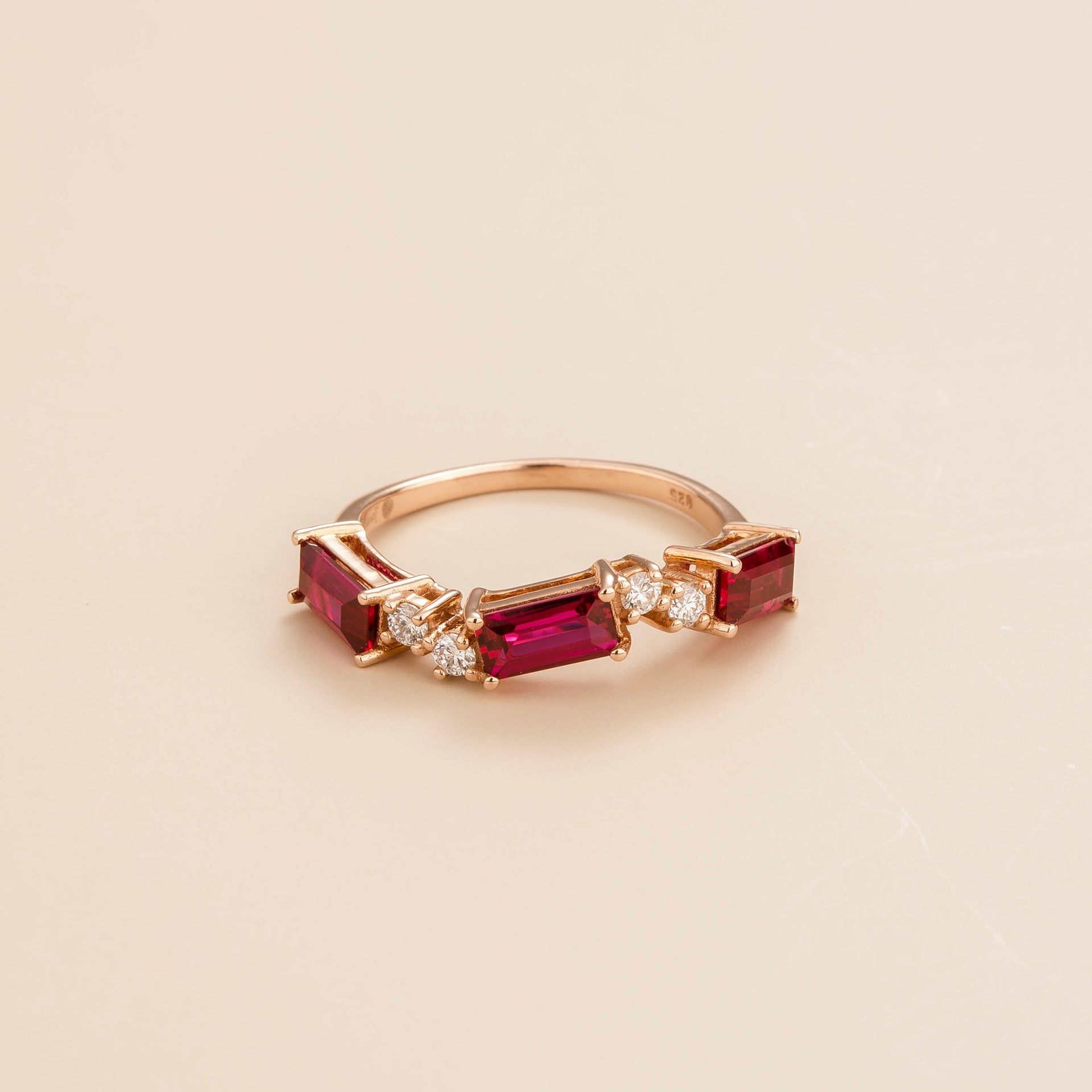 Forma Ring With Ruby And Diamond Set In Rose Gold