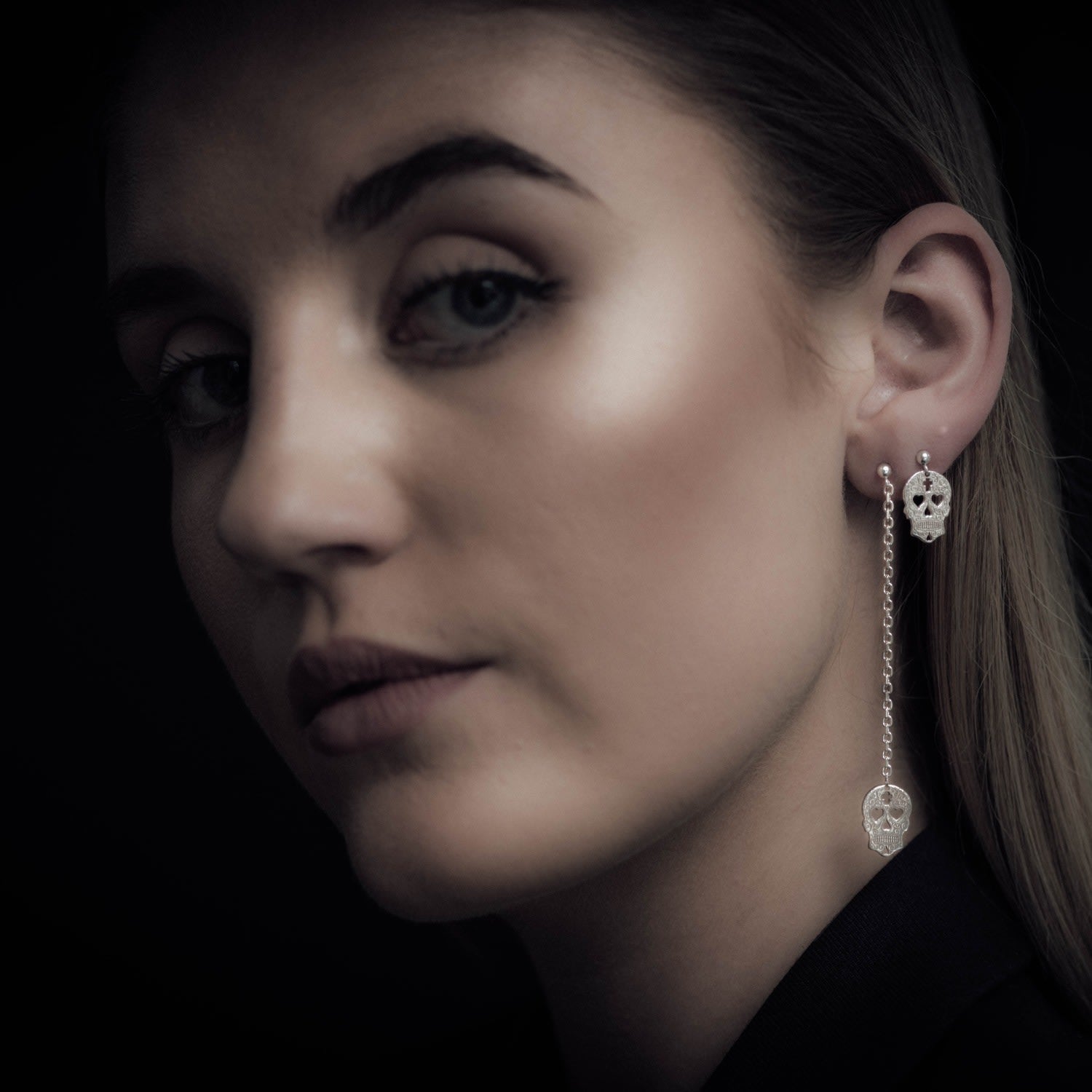 Gold Sugar Skull With Heart Eyes Single Short Drop Earring