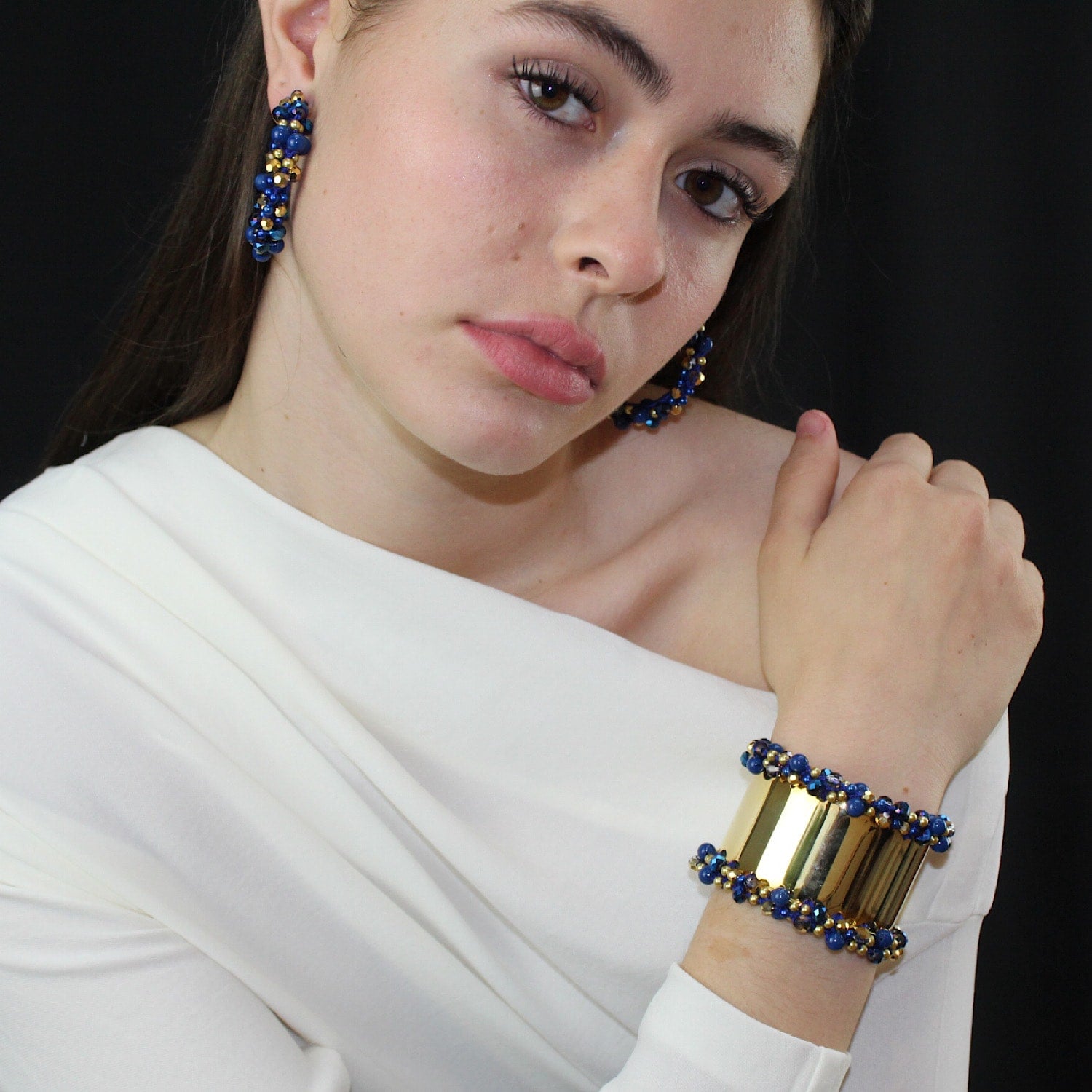 Cluster Bangle Sapphire Gold