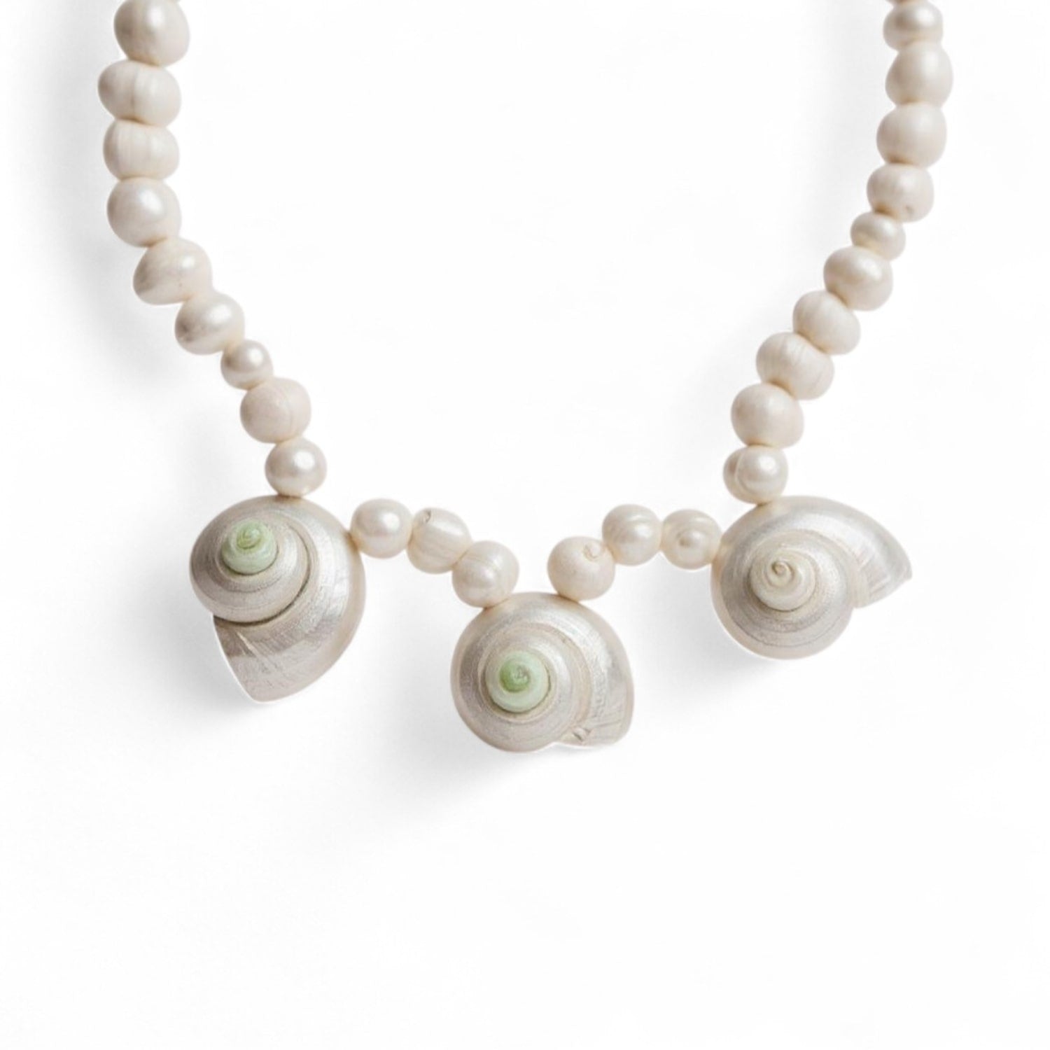Shell Pearl Necklace