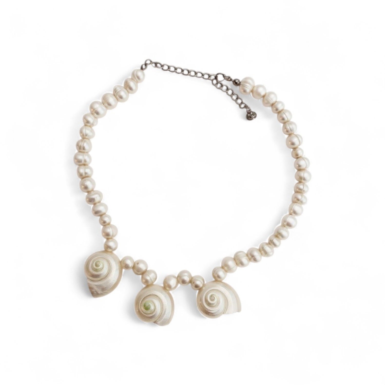 Shell Pearl Necklace