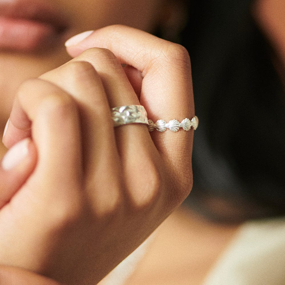 shell-stacking-ring-925-sterling-silver-daisy-london
