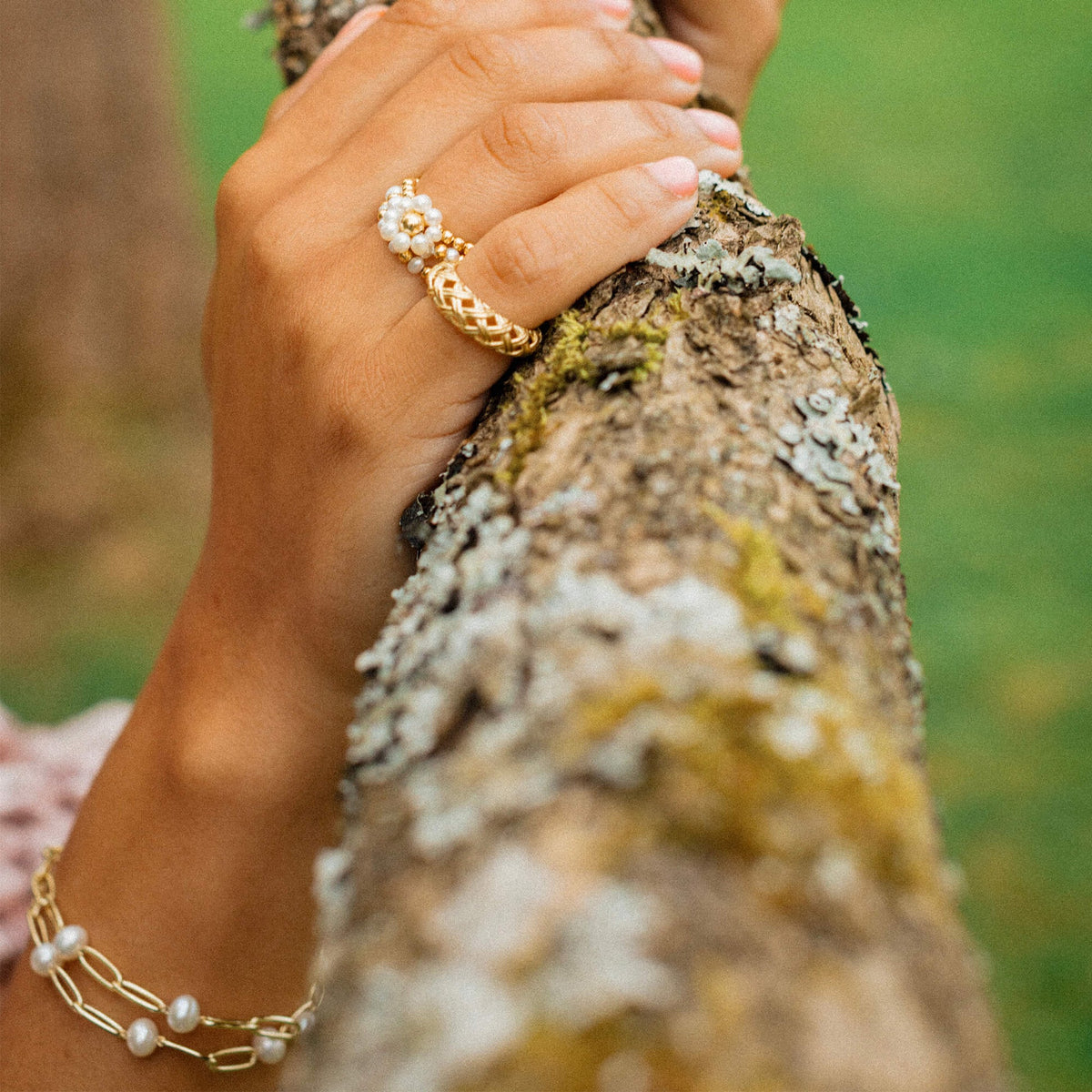 shrimps-beaded-ring-stack-18ct-gold-plated-daisy-london
