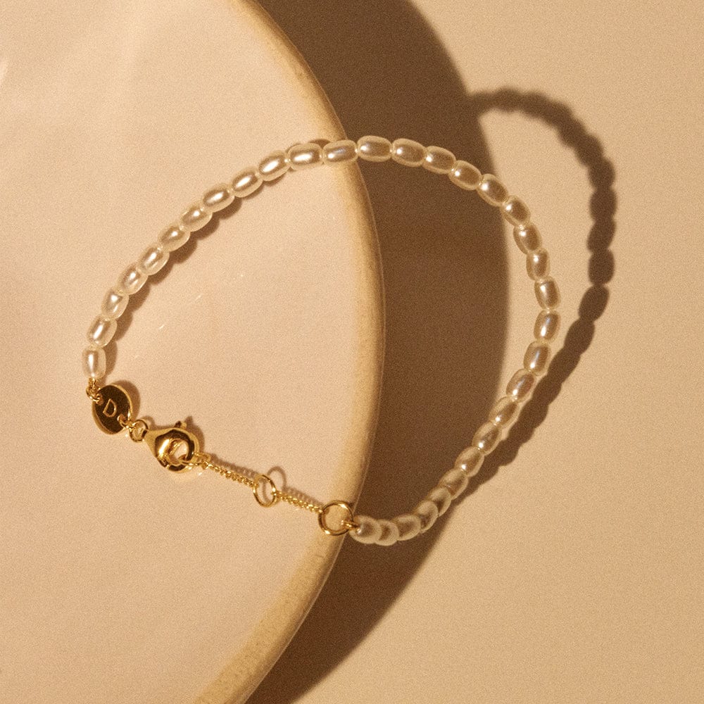 shrimps-pearl-bracelet-18ct-gold-plated-daisy-london