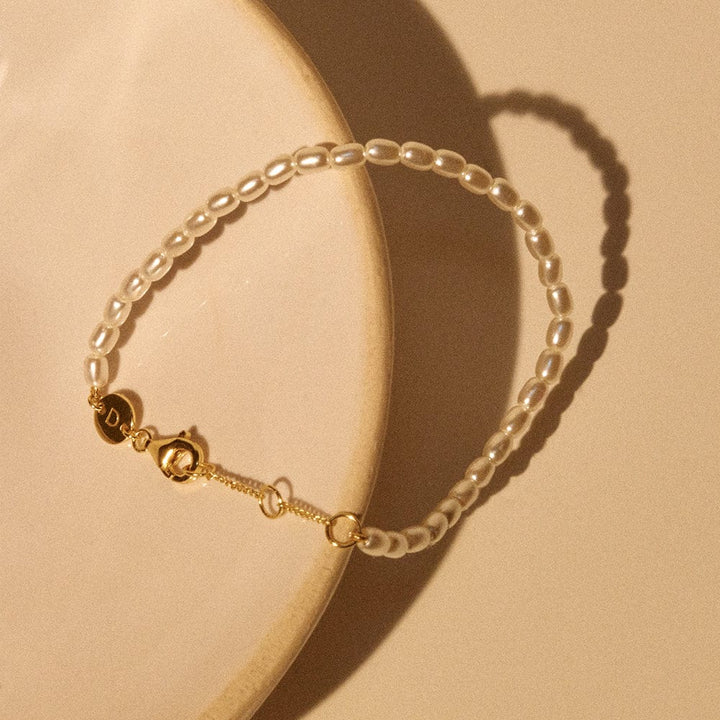 shrimps-pearl-bracelet-18ct-gold-plated-daisy-london