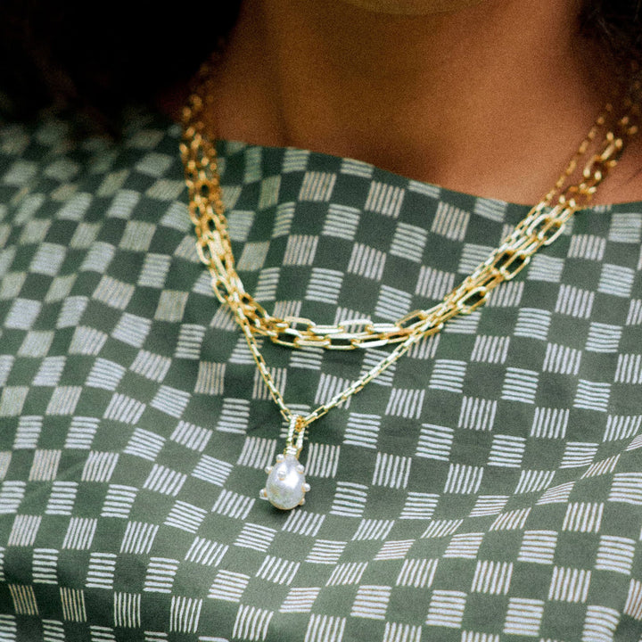 shrimps-pearl-charm-necklace-18ct-gold-plated-daisy-london