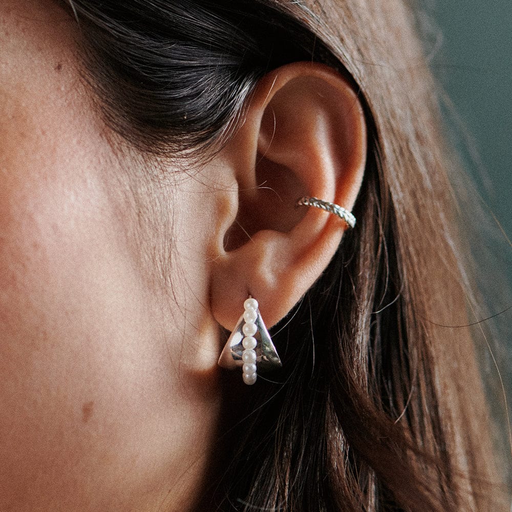 shrimps-pearl-maxi-hoop-earrings-sterling-silver-daisy-london