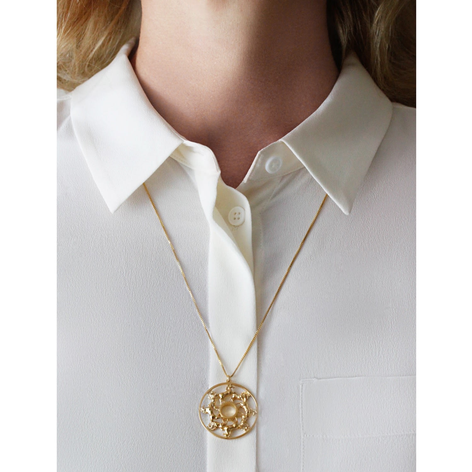 Horse Medallion Necklace – Gold