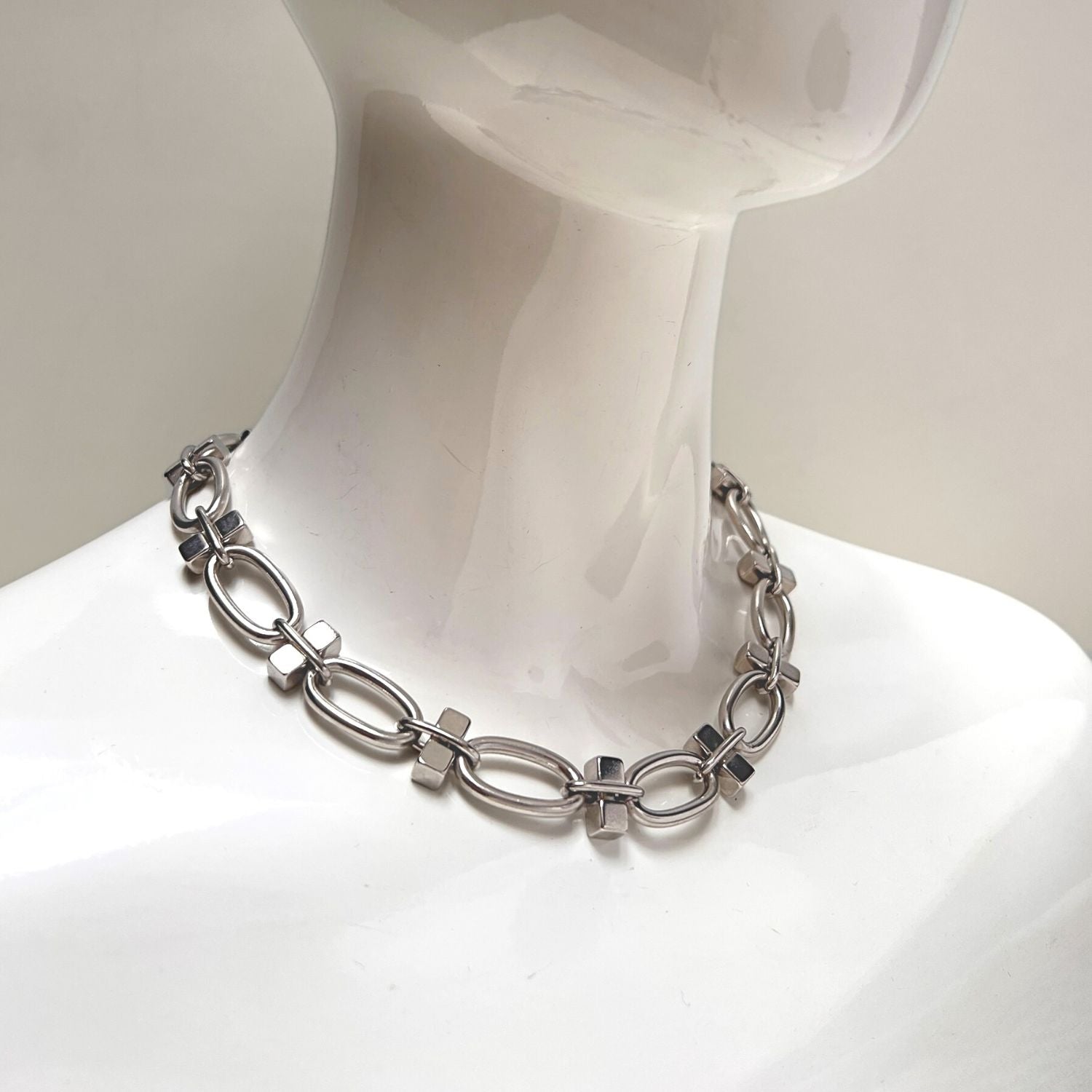 Silver Reign Collier Necklace