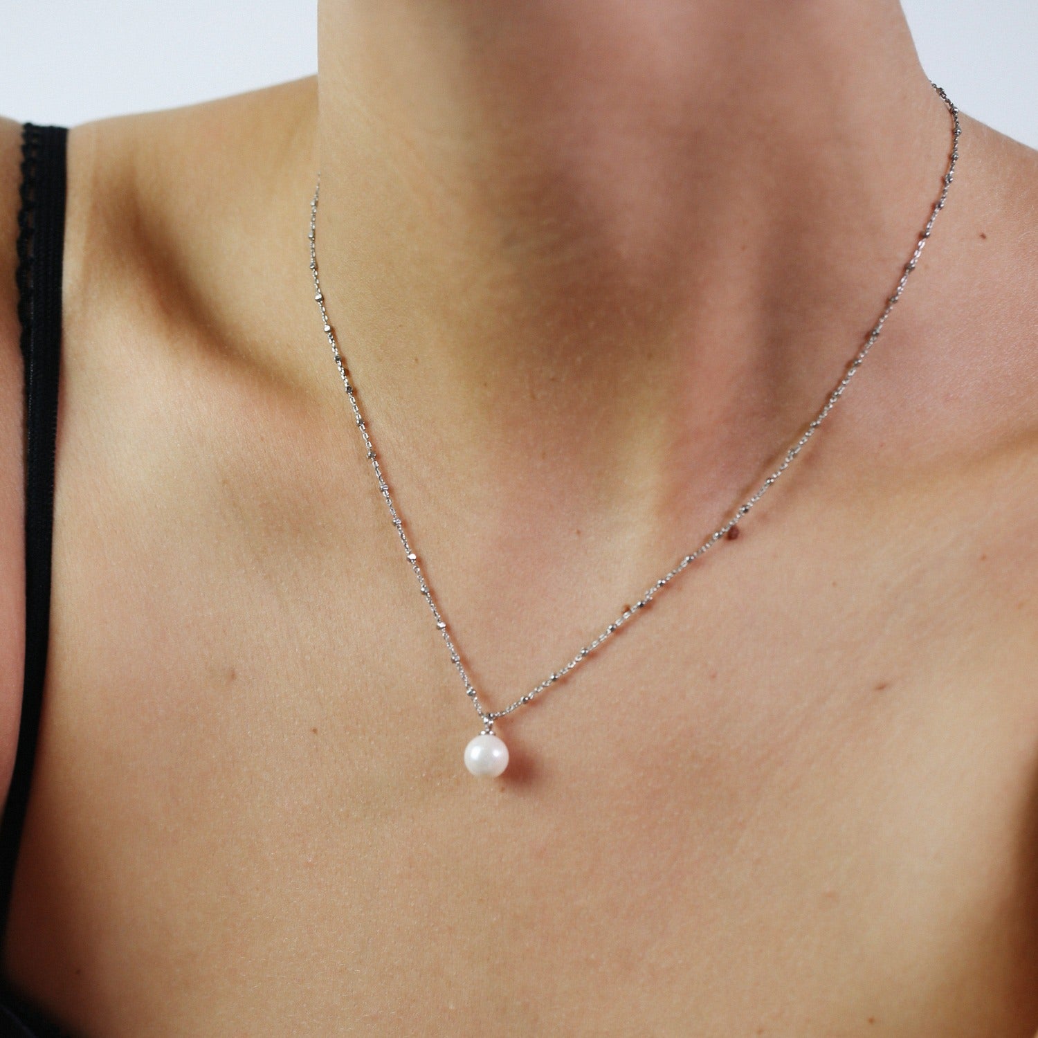Single Pearl Chain Necklace