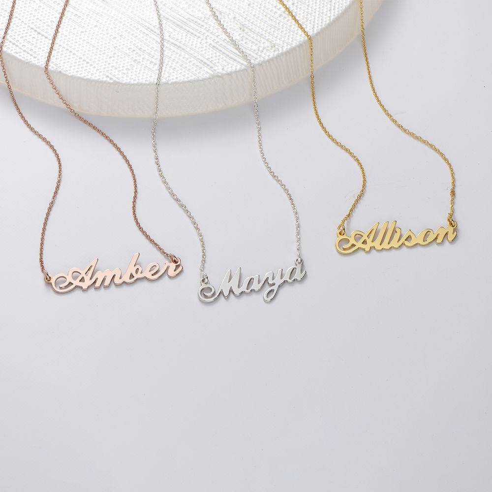 Hollywood Small Name Necklace in Gold Plating - R