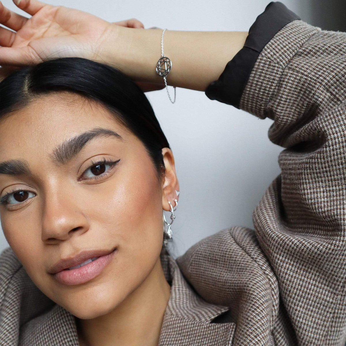 solar-plexus-chakra-chain-bracelet-sterling-silver-daisy-london