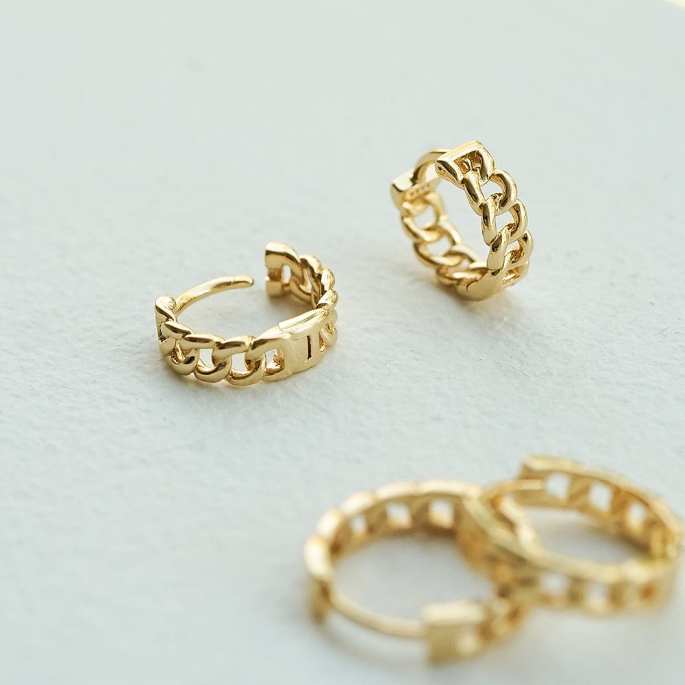 polly-sayer-chain-huggie-hoop-earrings-18ct-gold-plated-daisy-london