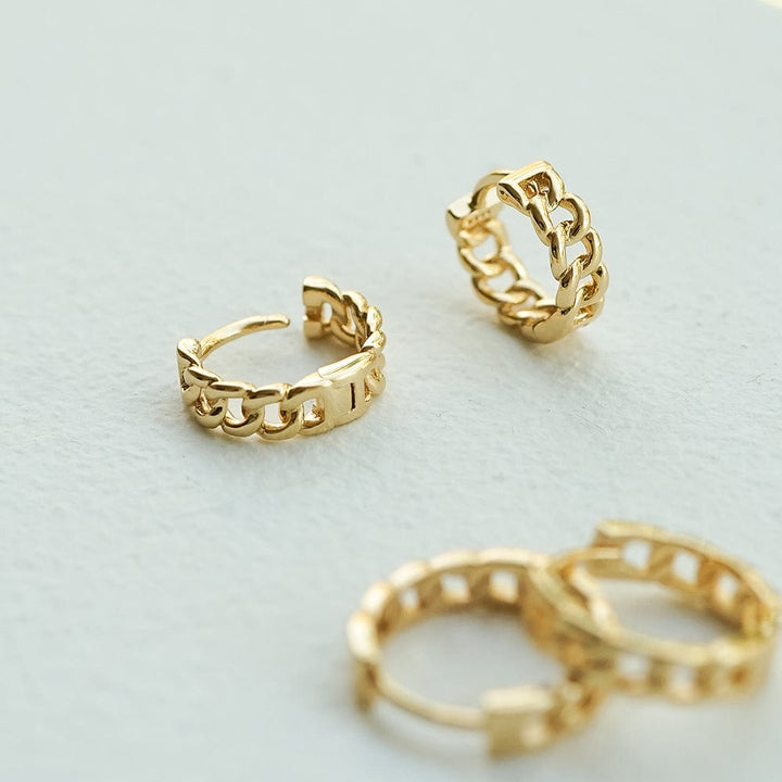 polly-sayer-chain-huggie-hoop-earrings-18ct-gold-plated-daisy-london