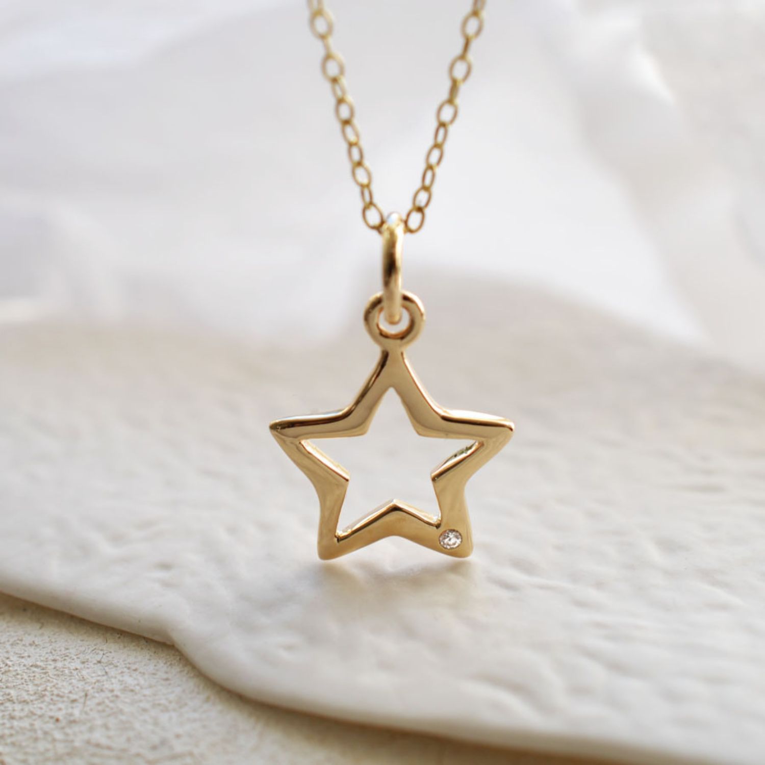 Solid Gold Open Star Necklace With Diamond