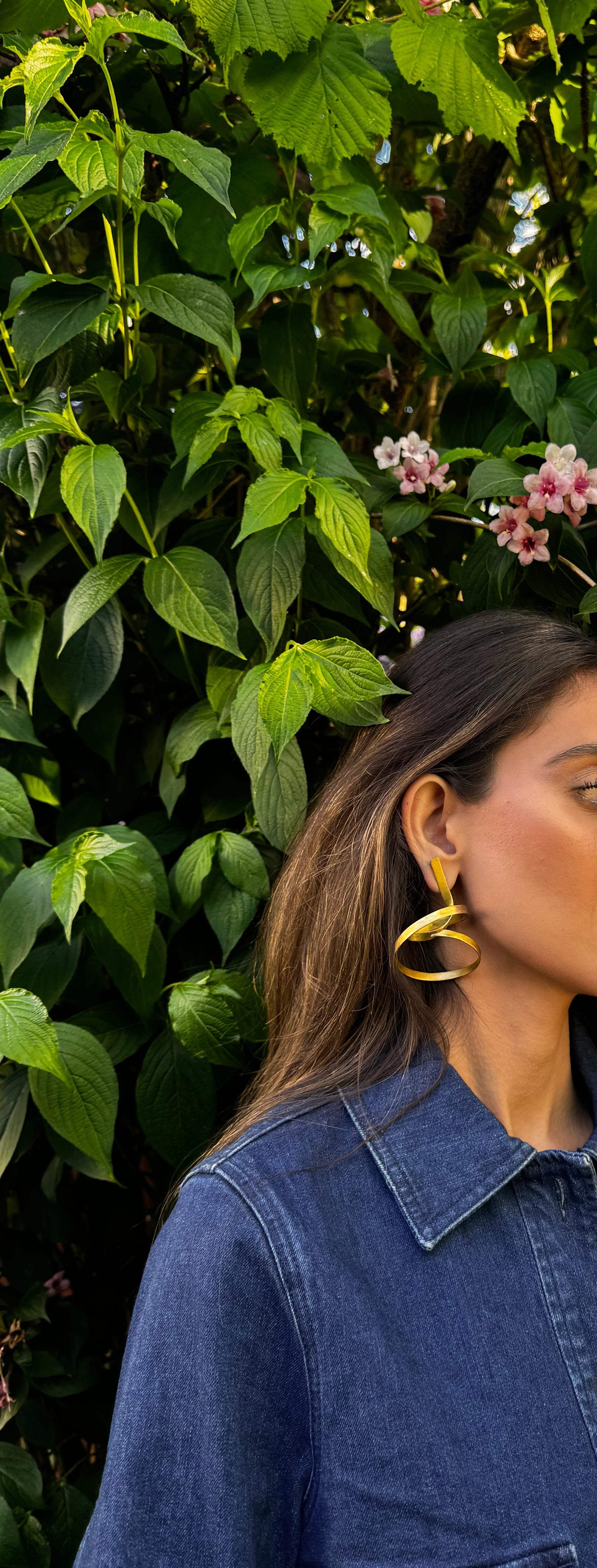 Solis Curve Earrings