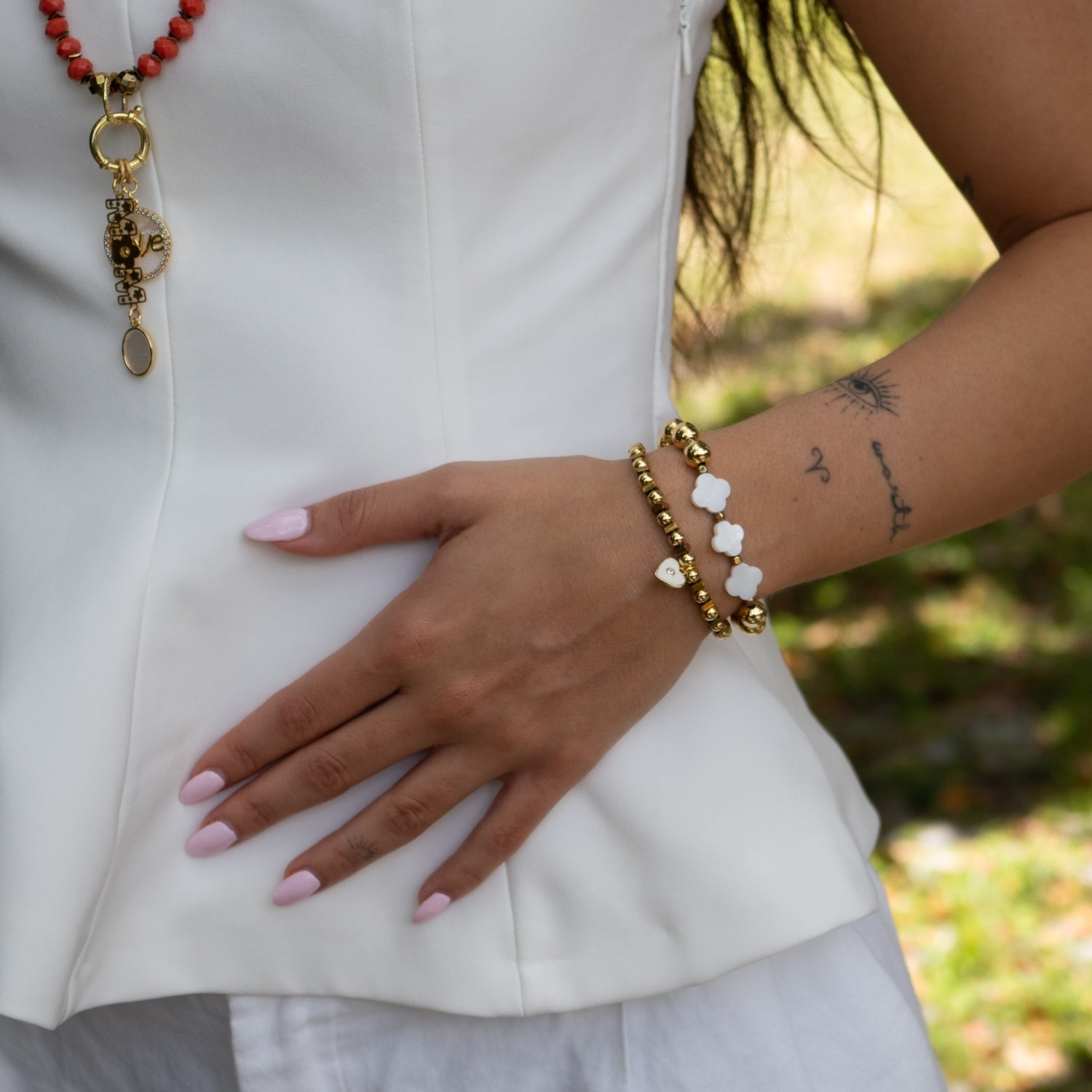 Spiritual Heart & Lucky Clover Gold Beaded Bracelet Set - White