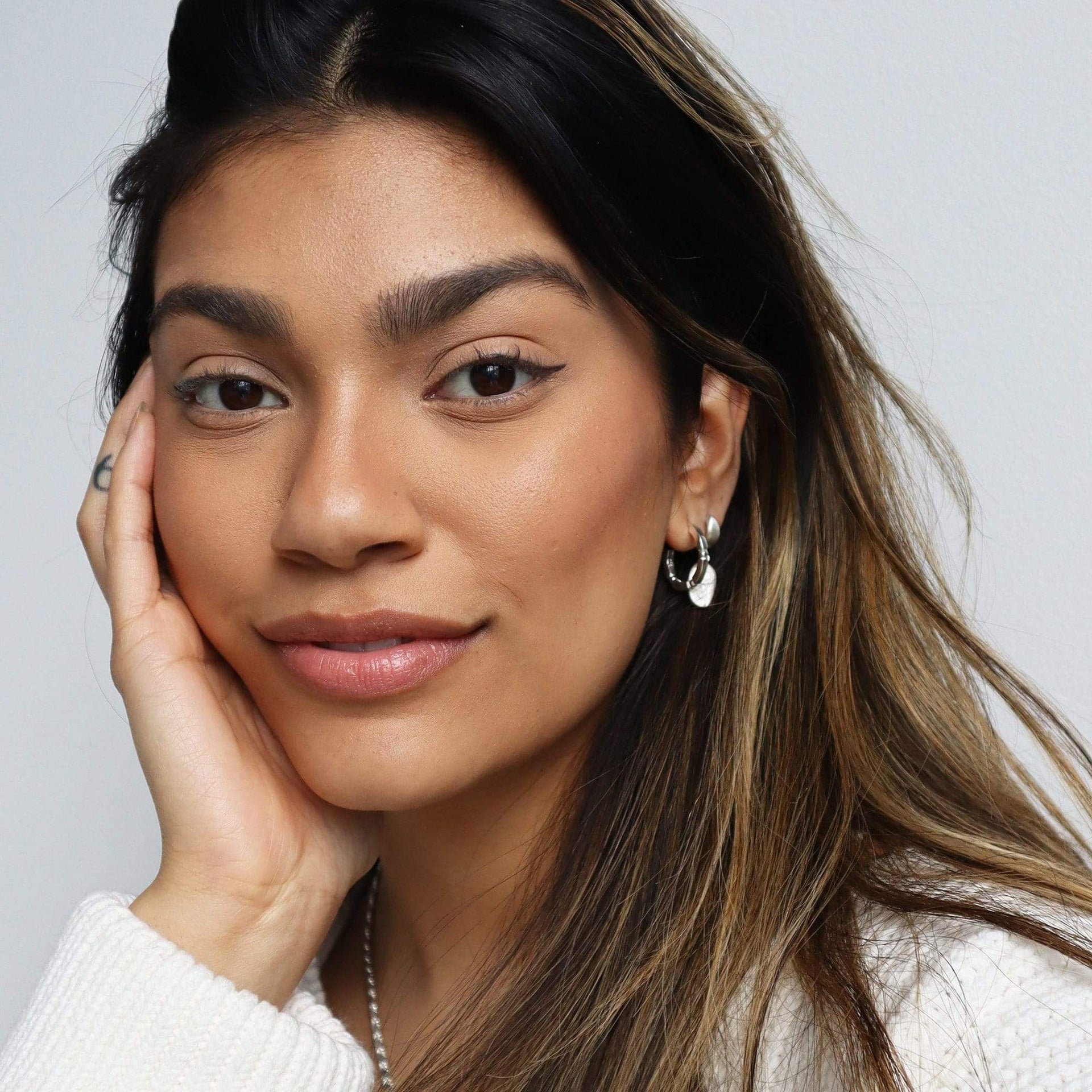 bar-and-ball-midi-hoop-earrings-925-sterling-silver-daisy-london