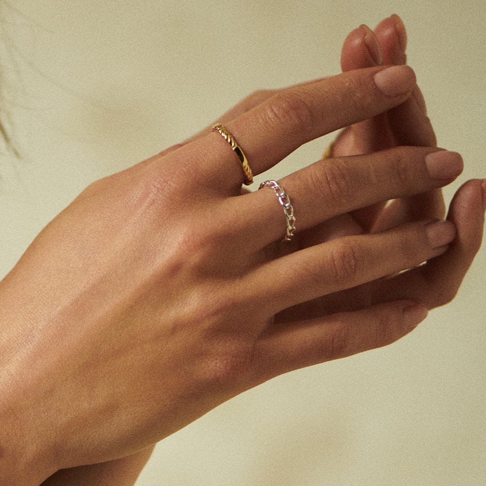 classic-rope-band-ring-18ct-gold-plated-sterling-silver-daisy-london