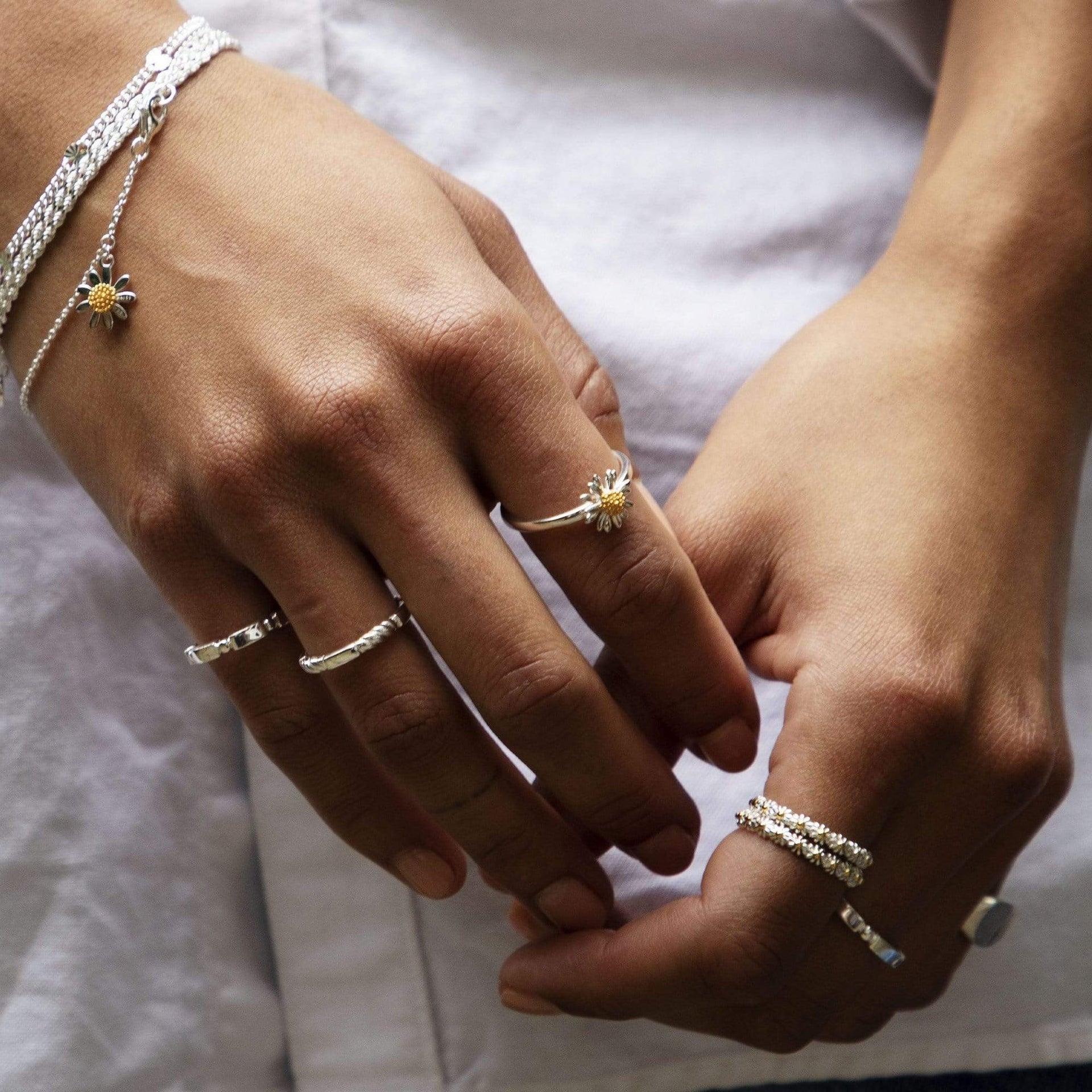 classic-rope-band-ring-925-sterling-silver-daisy-london
