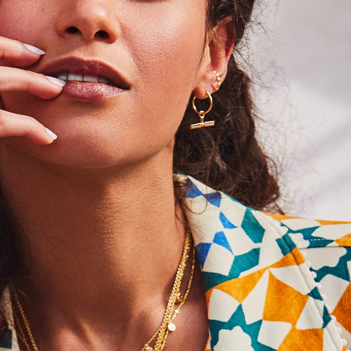 t-bar-earrings-18ct-gold-plated-sterling-silver-daisy-london