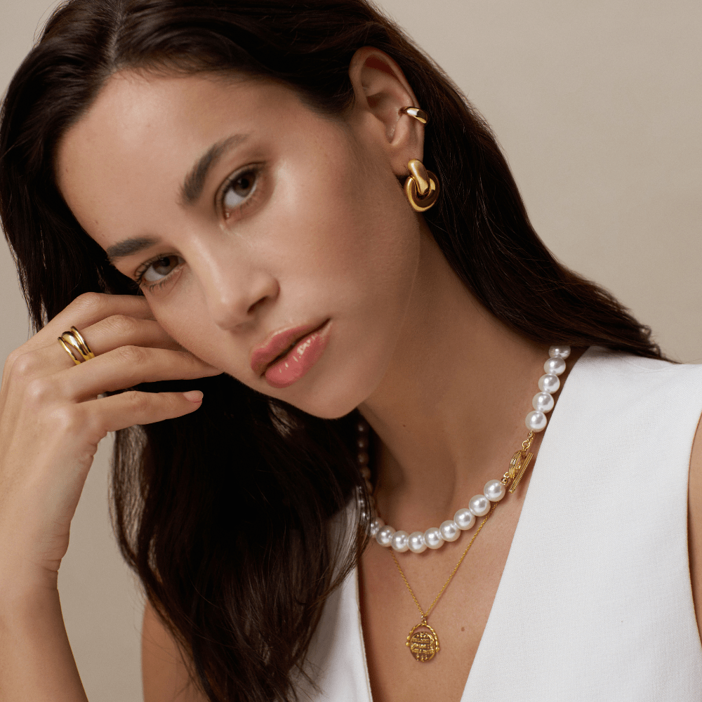 Statement Pearl T-Bar Necklace