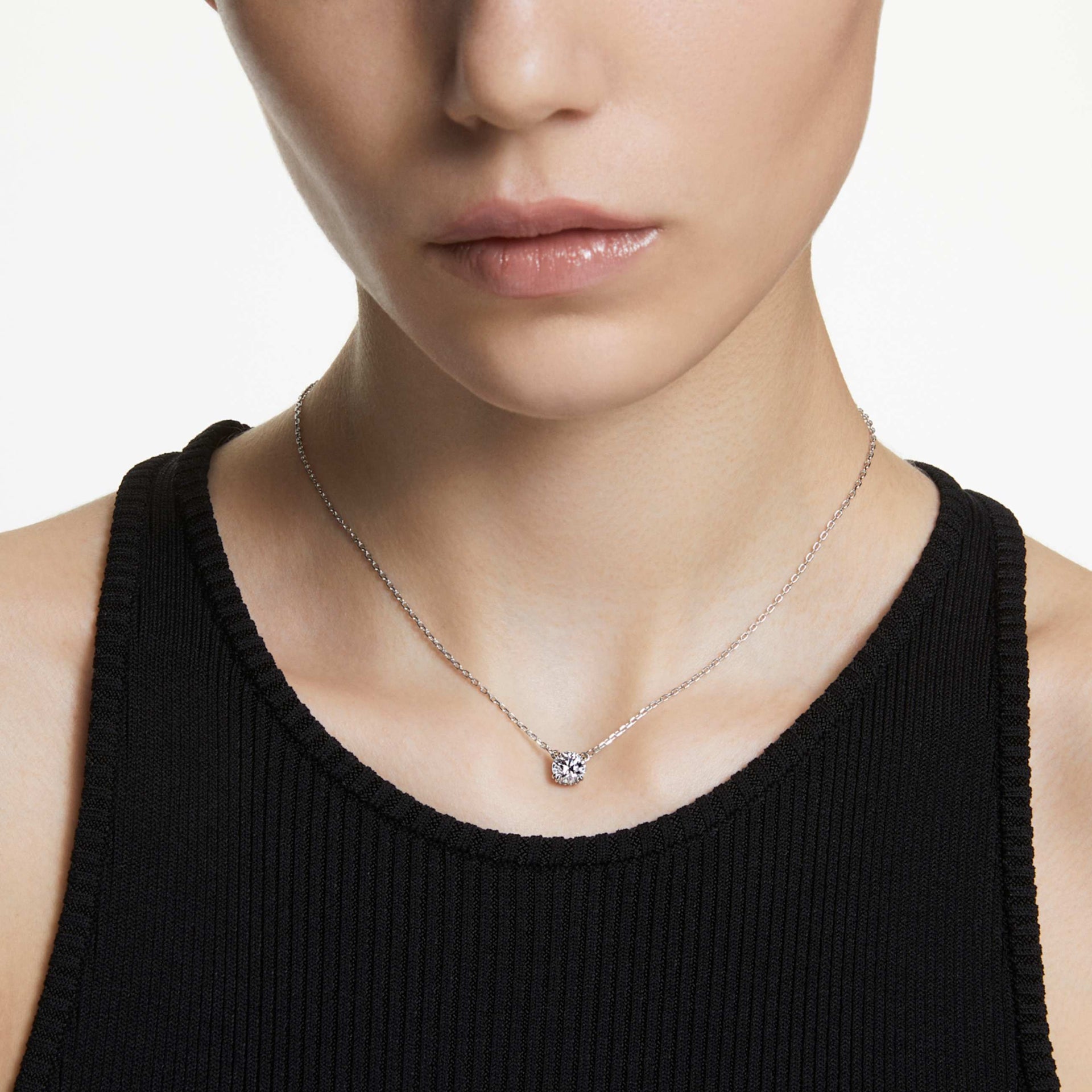 STILLA PENDANT ROUND CUT WHITE RHODIUM PLATED