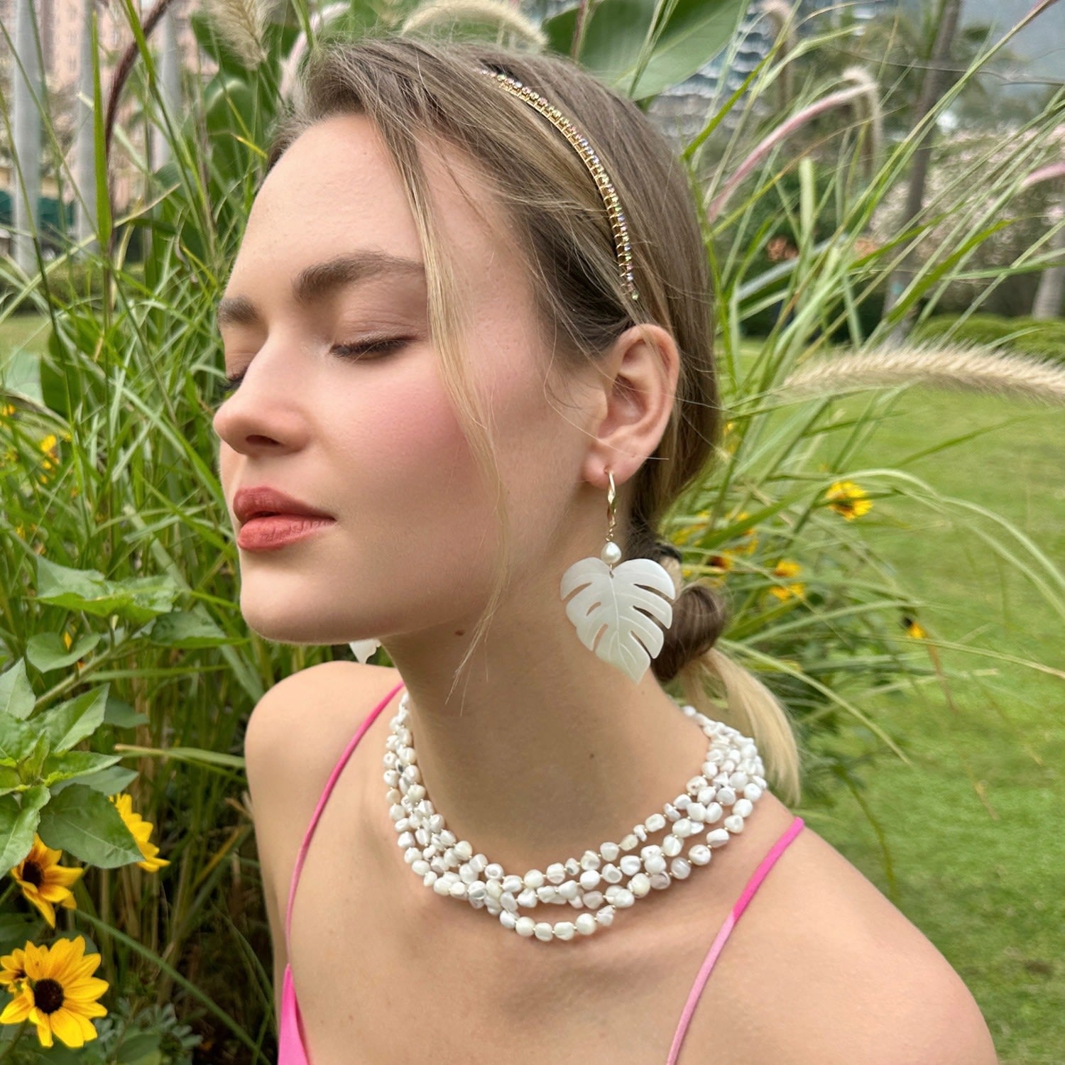 Stunning White Irregular Shells Multi-Layers Necklace