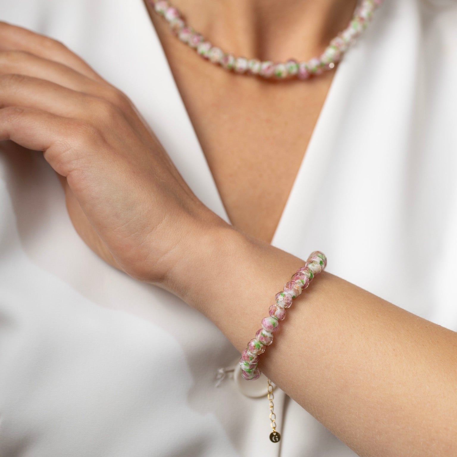 Summer Rose Glass Beaded Bracelet In Silver