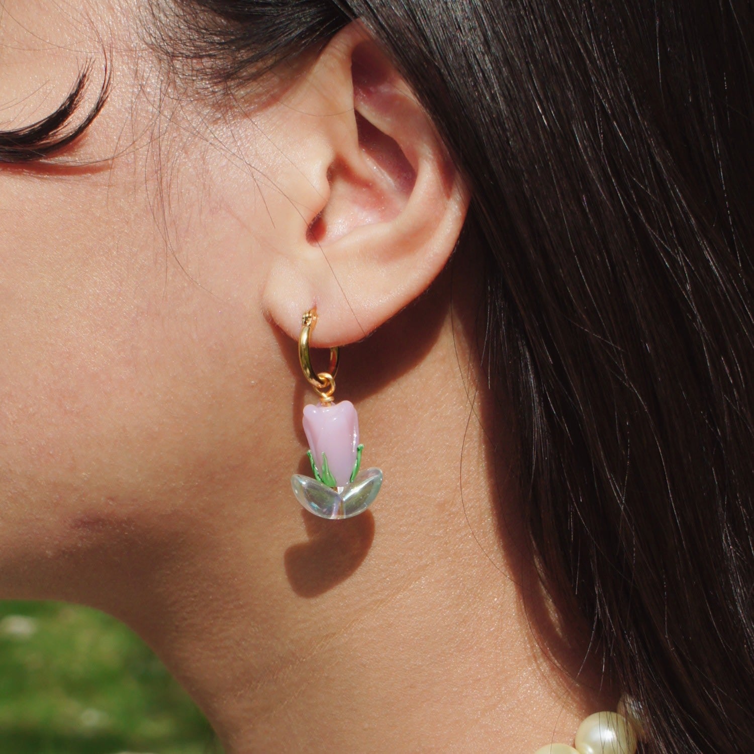 Sunday Market Glass Tulip With Detachable Small Golden Hoop Earrings - Soft Pink