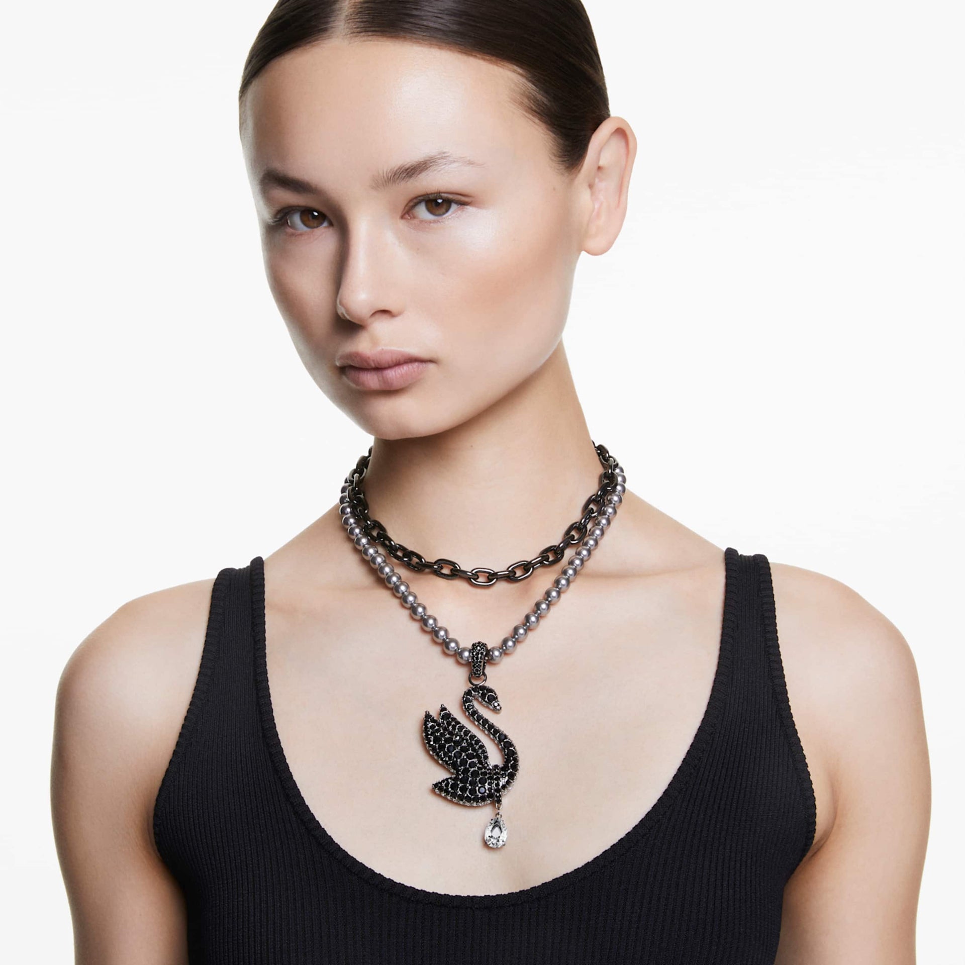 SWAN CHOKER AND BROOCH CRYSTAL PEARL SWAN BLACK RUTHENIUM PLATED