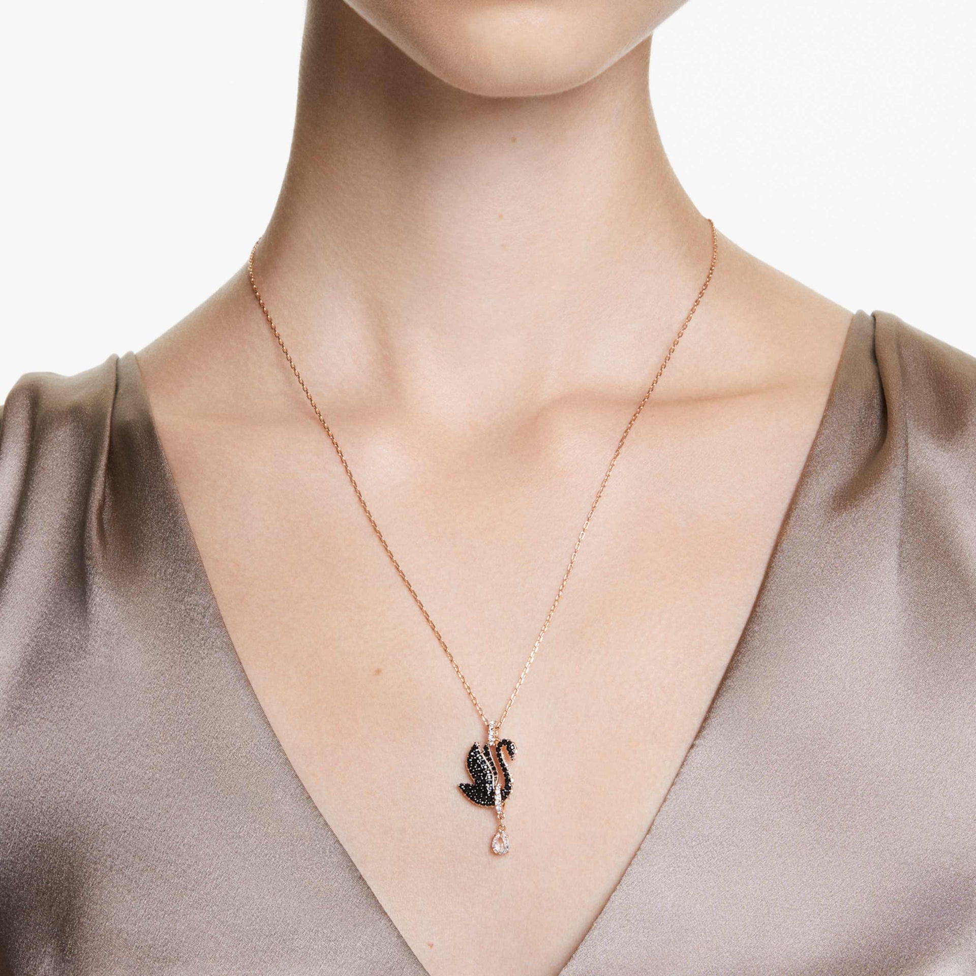 SWAN PENDANT SWAN BLACK ROSE GOLD TONE PLATED