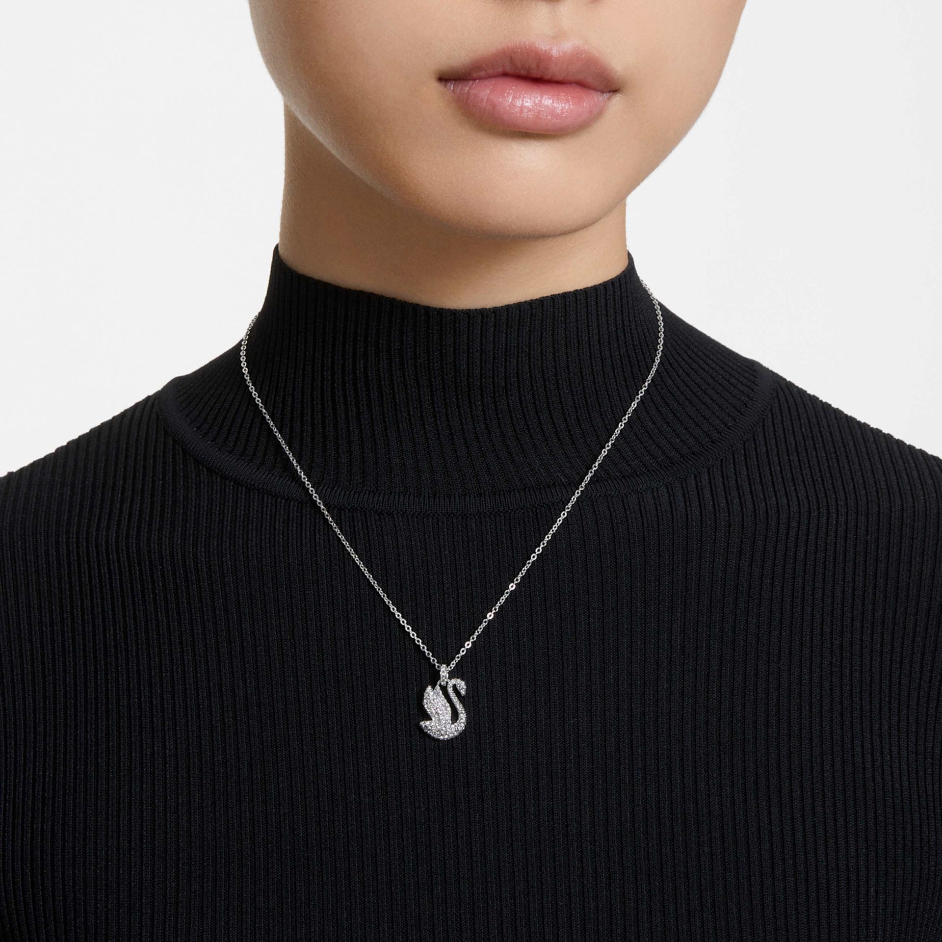 SWAN PENDANT SWAN MEDIUM WHITE RHODIUM PLATED