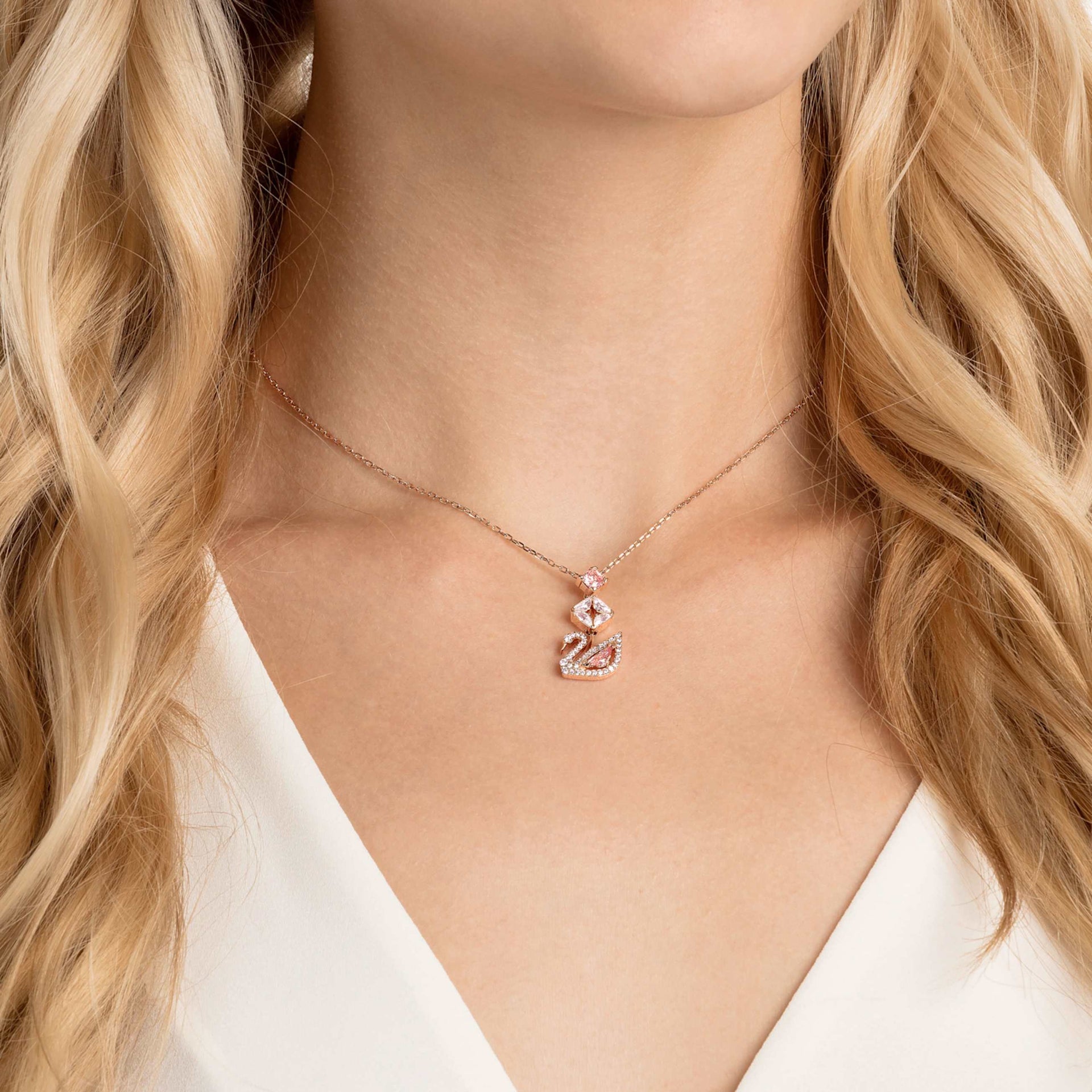 SWAN PENDANT SWAN PINK ROSE GOLD TONE PLATED