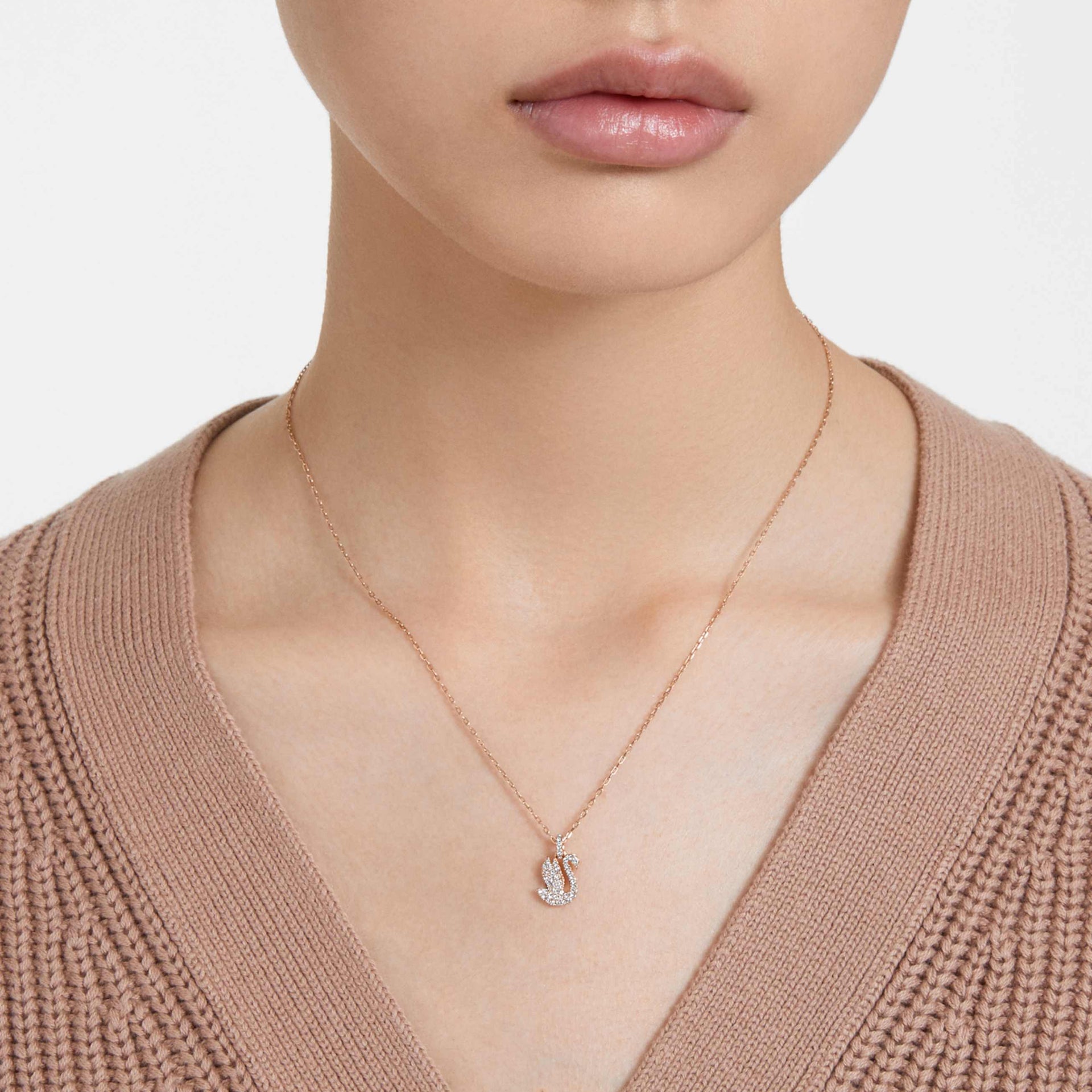 SWAN PENDANT SWAN SMALL WHITE ROSE GOLD TONE PLATED