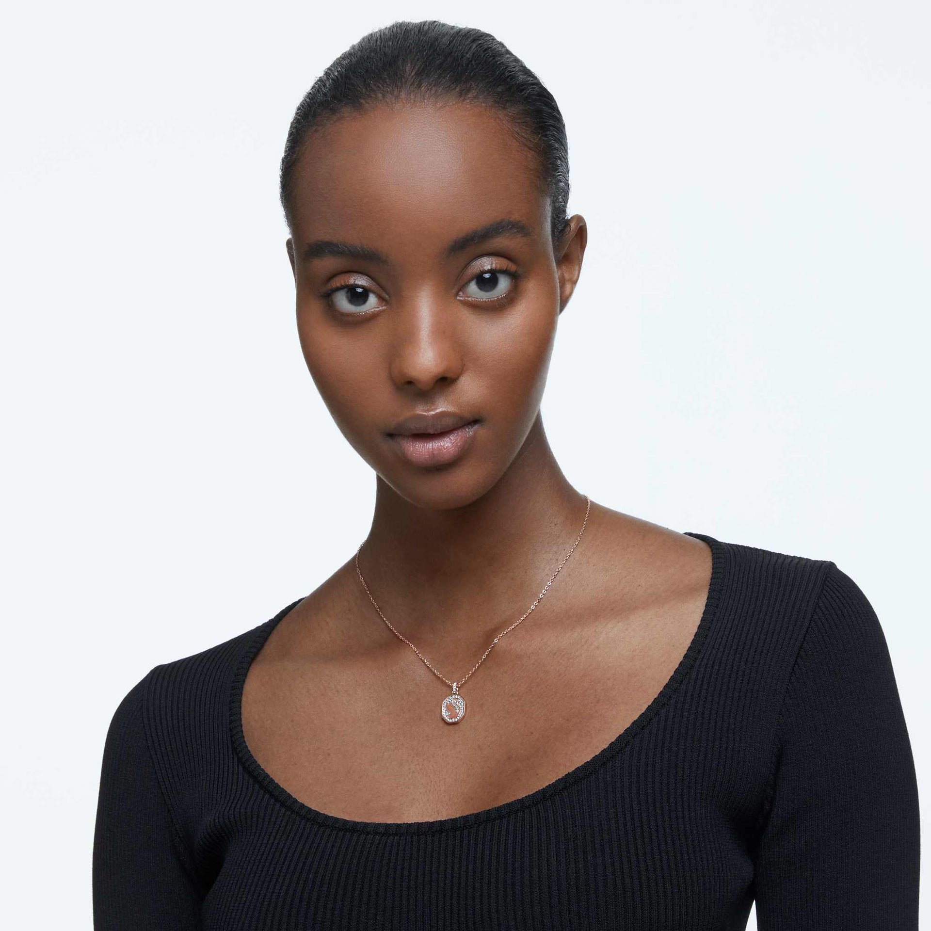 swan-pendant-swarovski