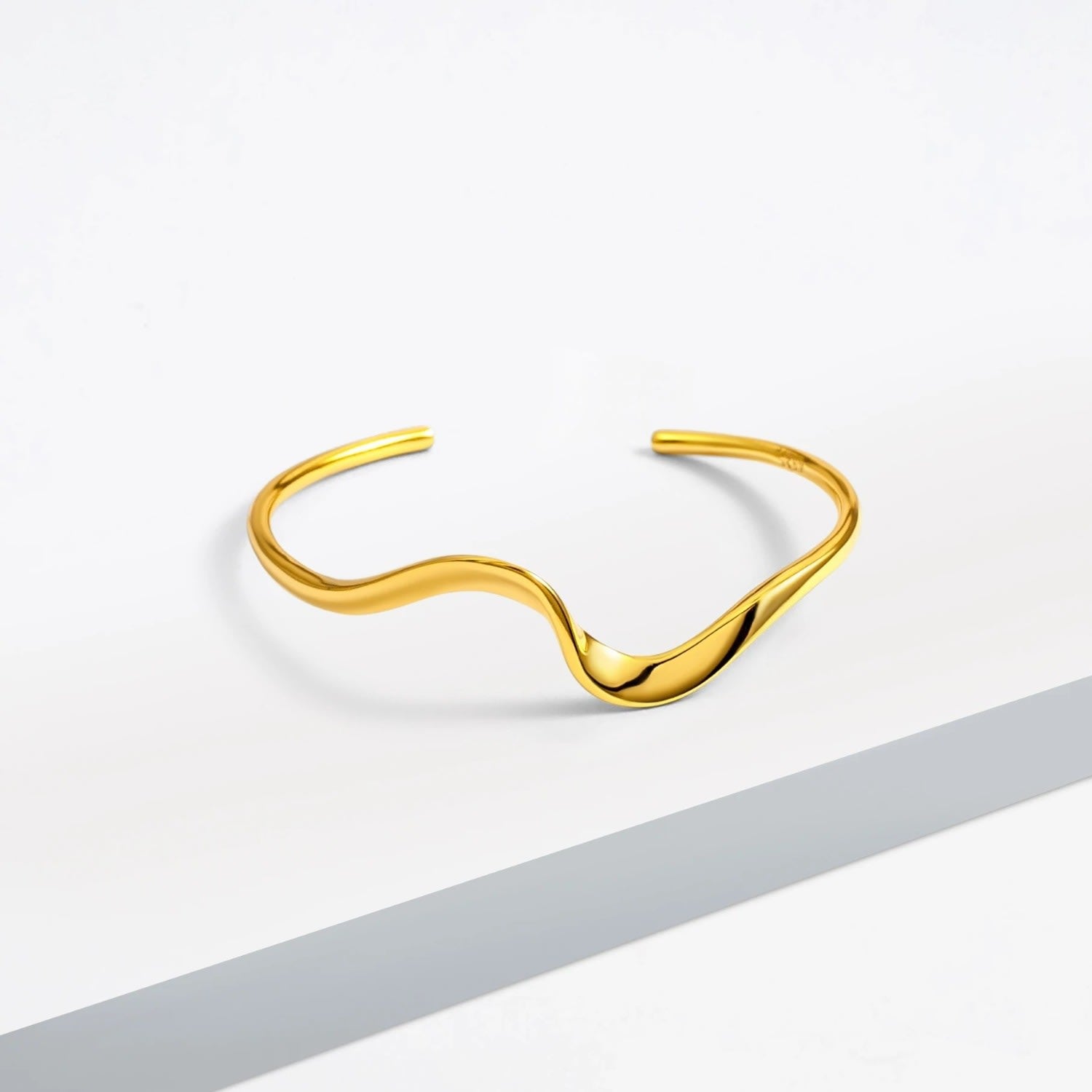 Wavy Gold Bracelet