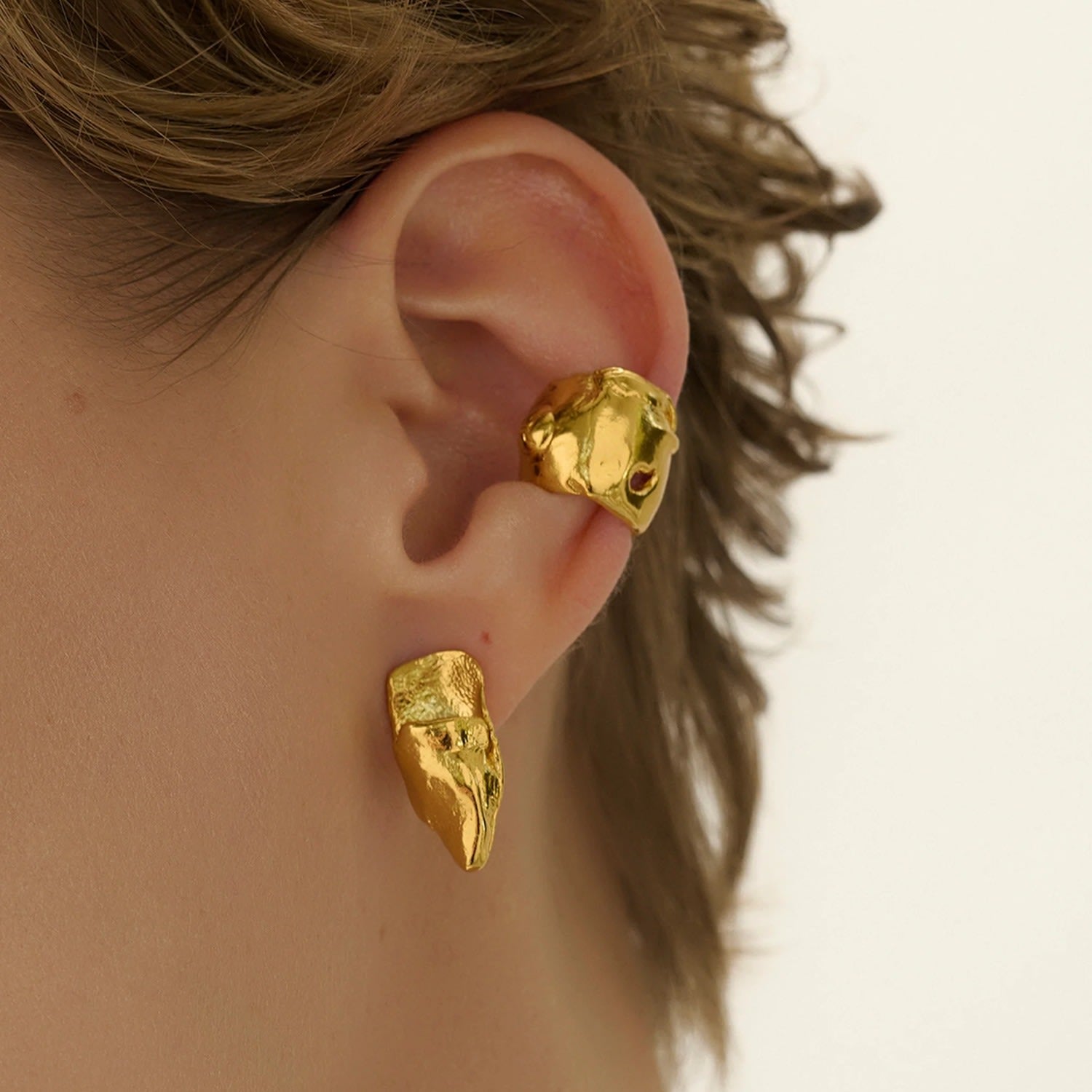 Talisman Chunky Ear Cuff Gold