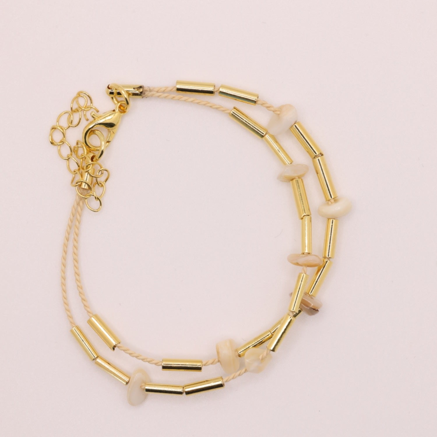 The Beads Layers Buriti Natural Fiber And Mother Of Pearl Bracelet