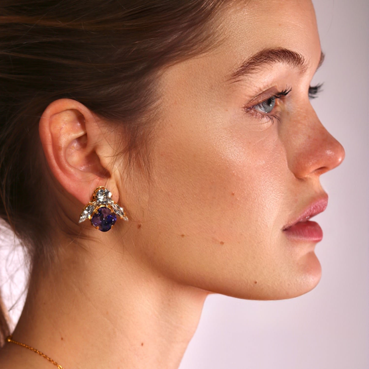 The Big Purple Bee Earrings In Gold - Clip