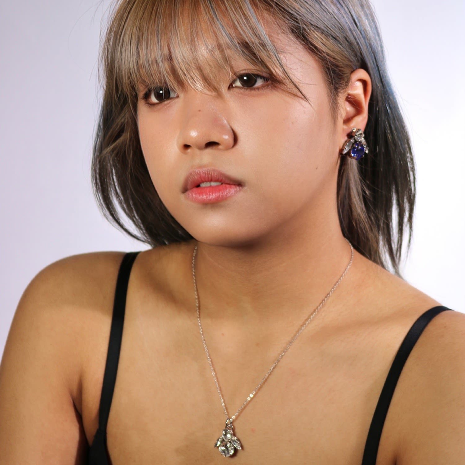 The Big Purple Bee Earrings In Platinum - Pierced