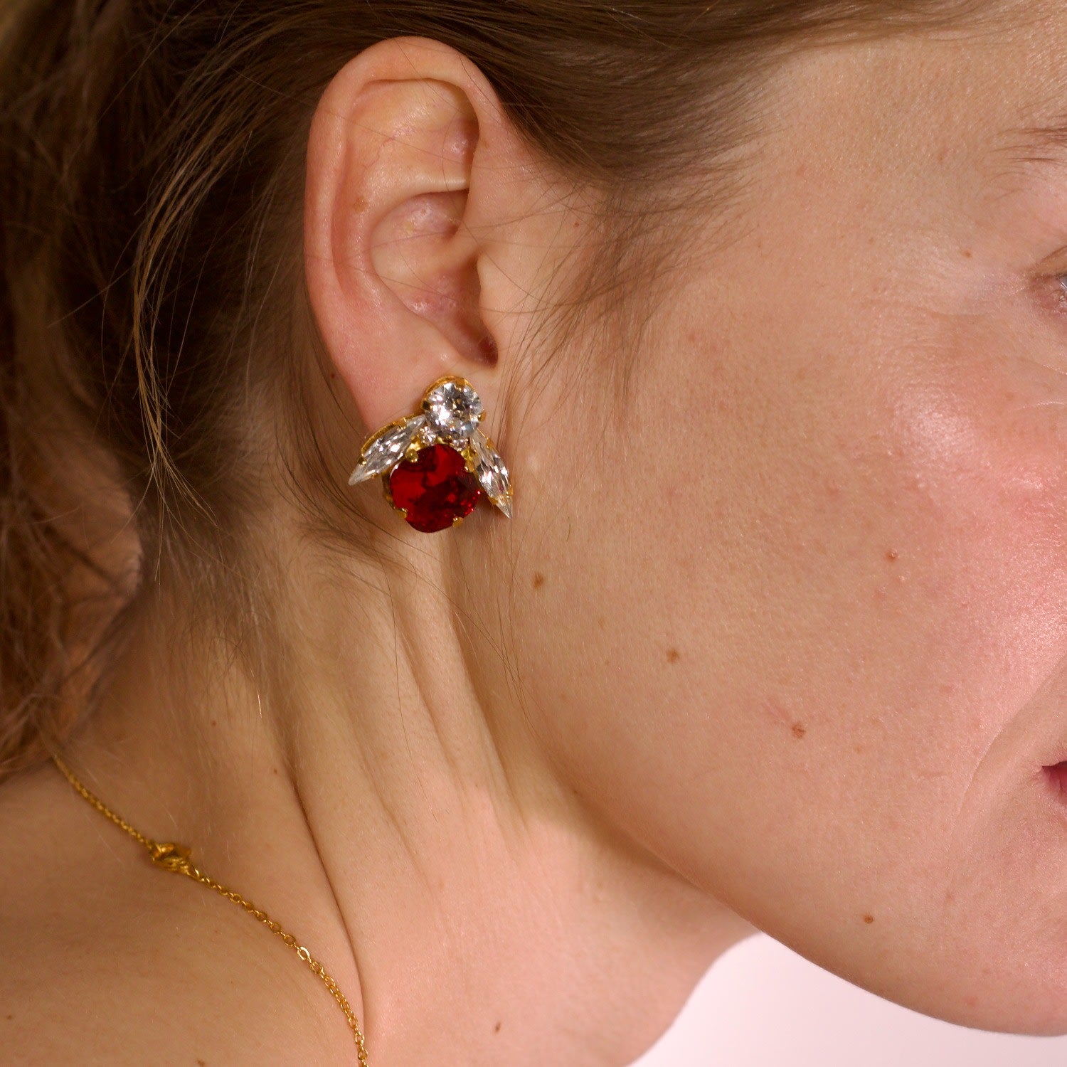 The Big Red Bee Earrings In Gold - Clip