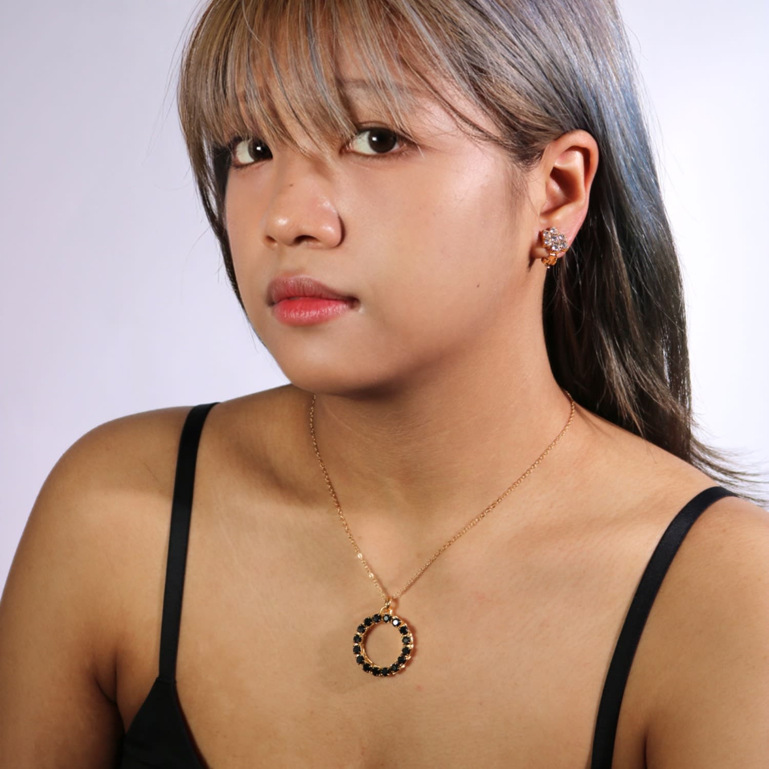 The Black Hoop Necklace In Gold - Long