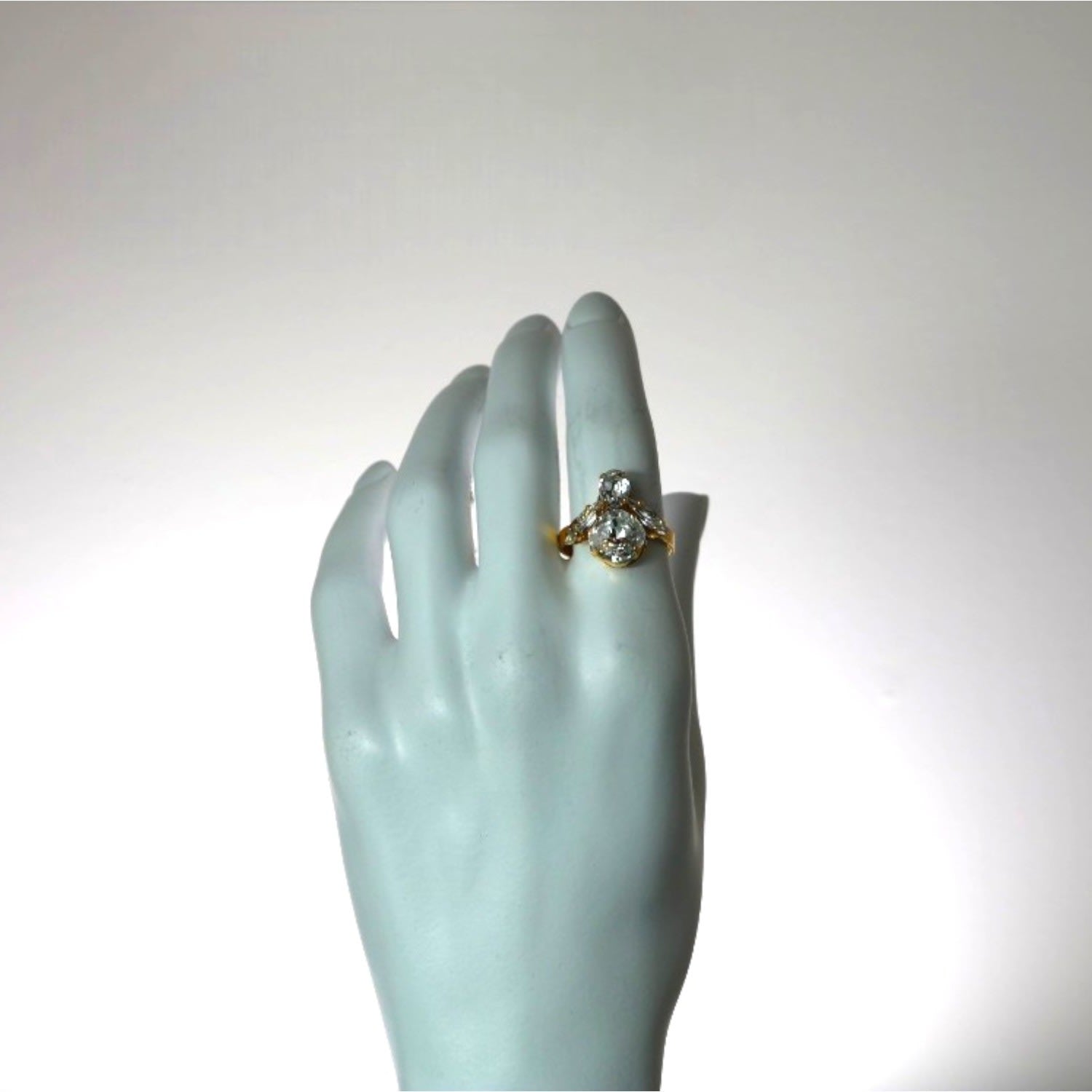 The Clear Bee Ring In Gold