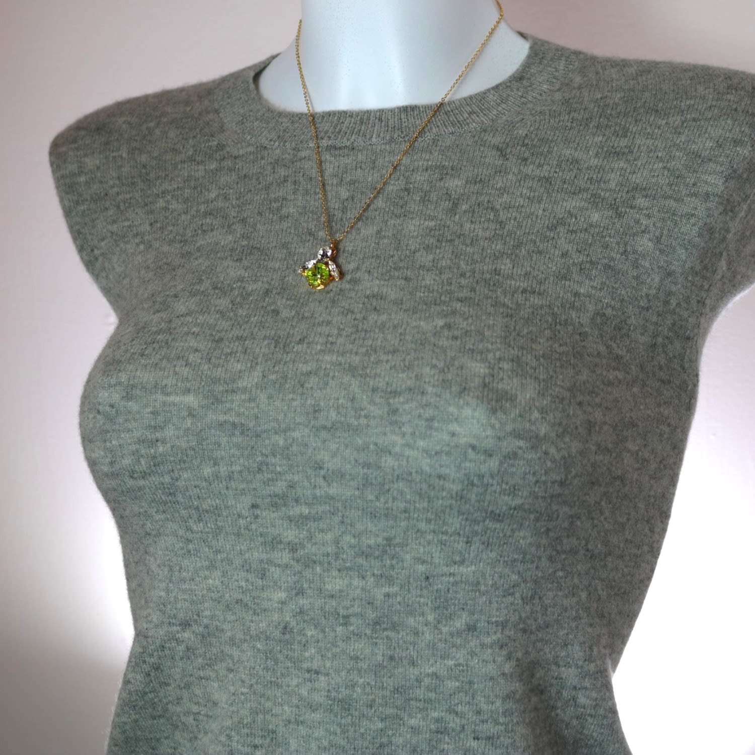 The Green Bee Necklace In Gold - Long