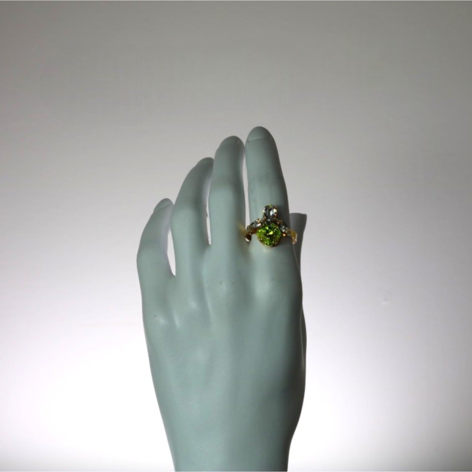 The Green Bee Ring In Gold