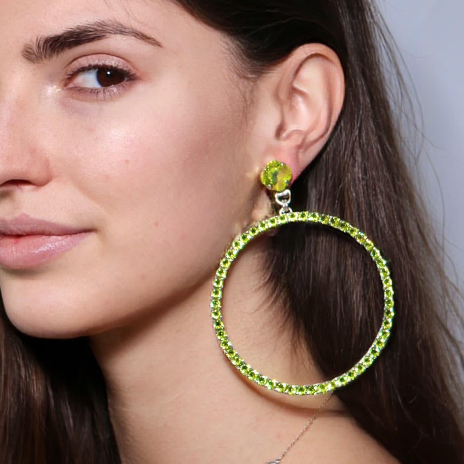 The Large Green Hoop Earrings In Platinum - Clip