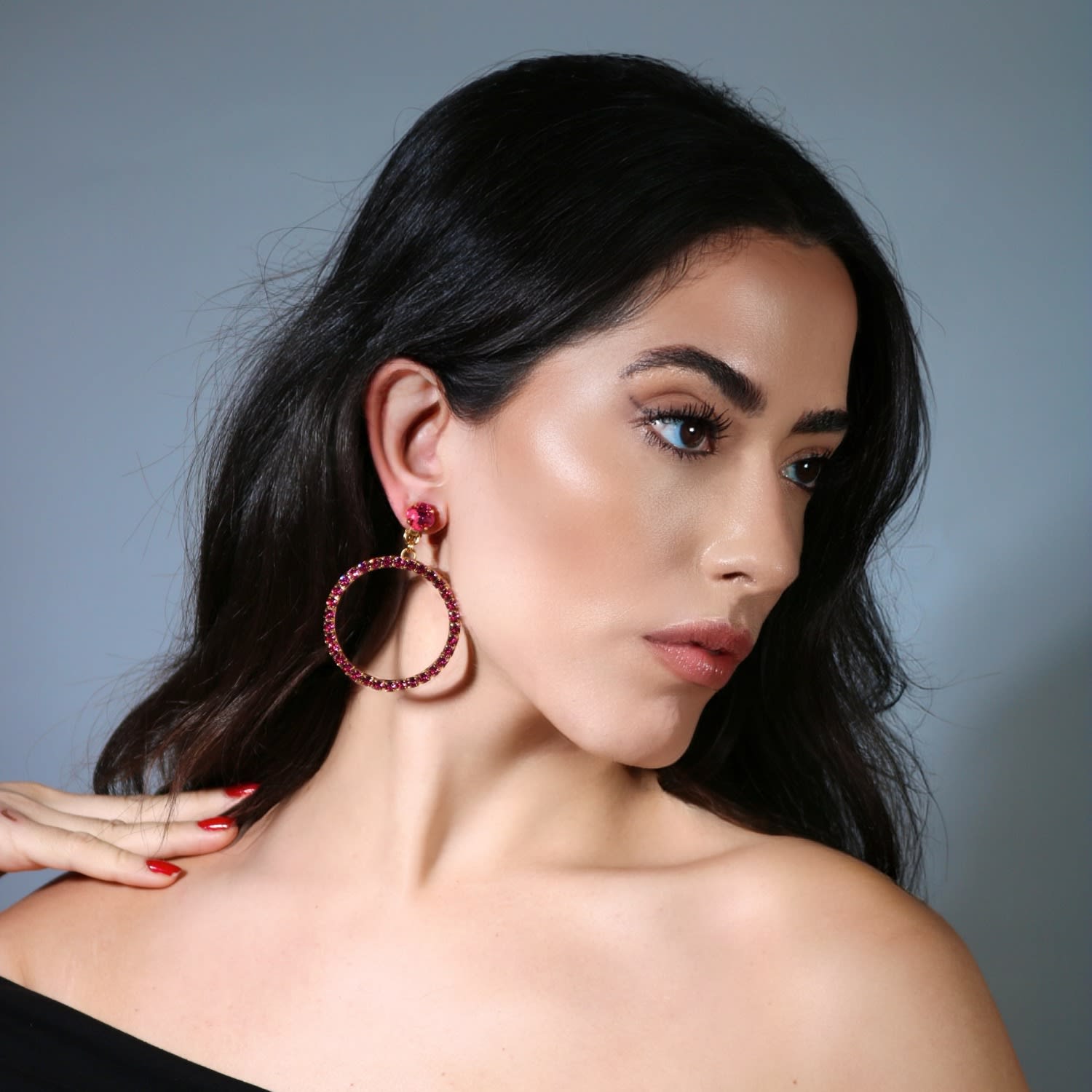 The Medium Pink Hoop Earrings In Gold - Clip