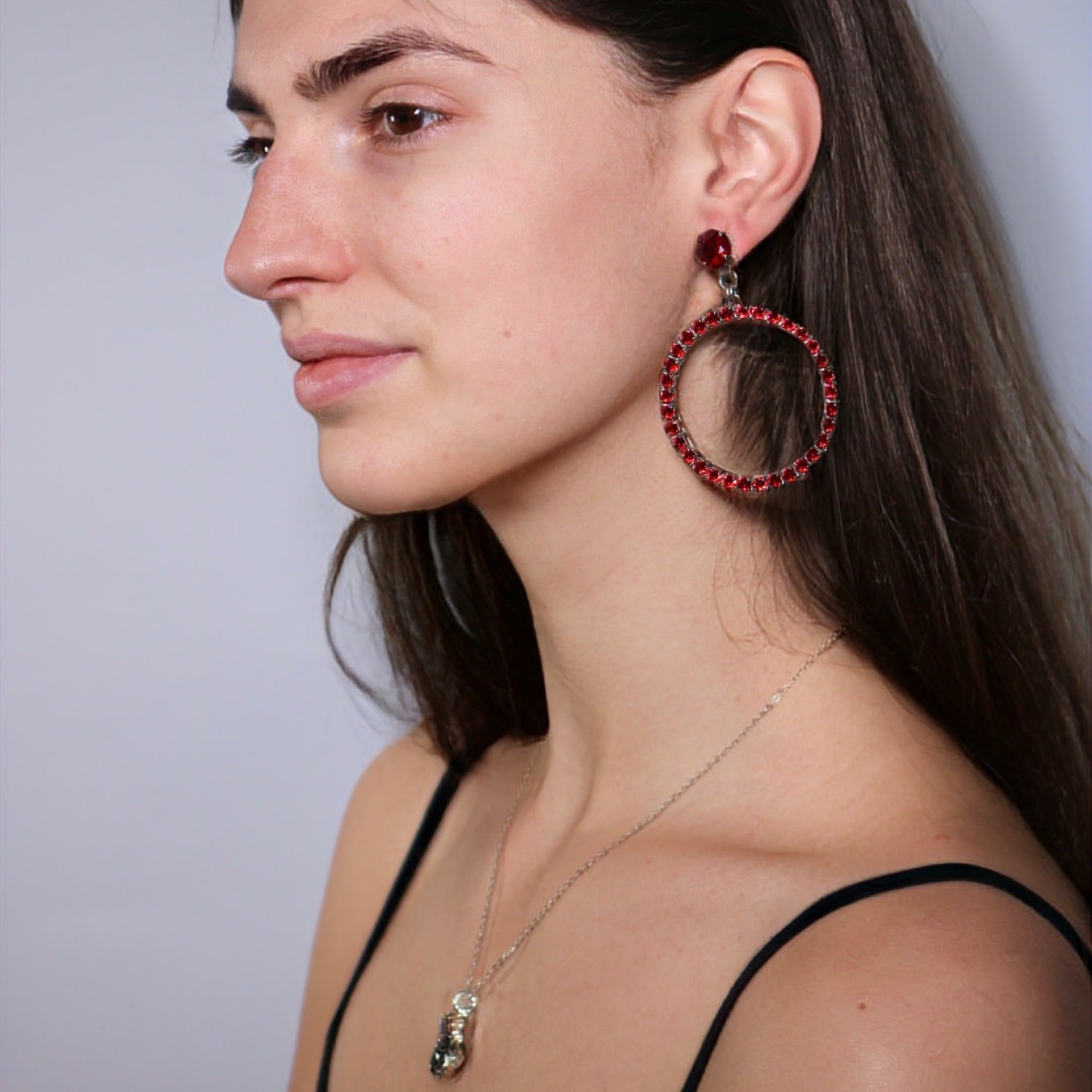 The Medium Red Hoop Earrings In Platinum - Clip